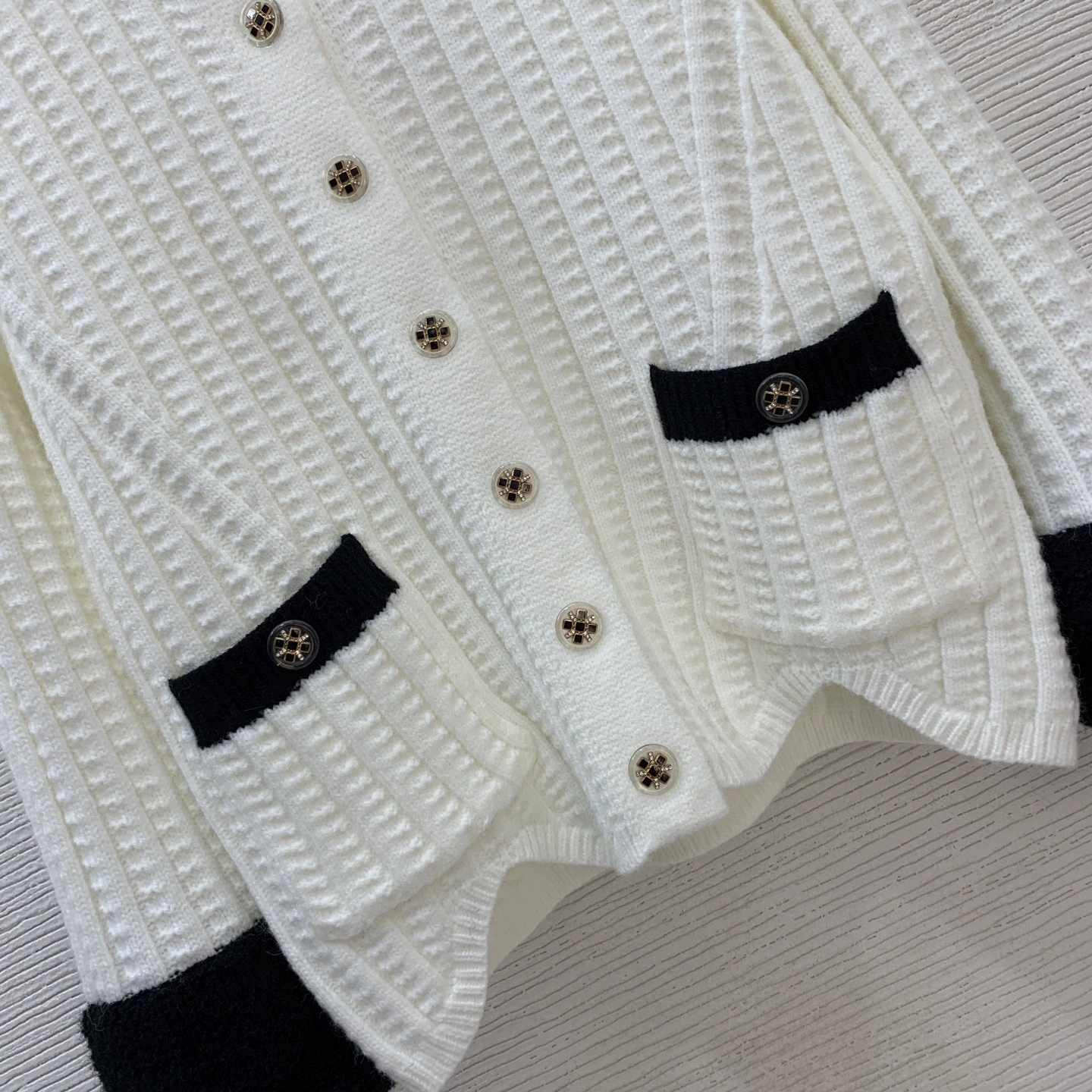 Victoria-- 3h1958 wool 2colour item:E-F044L1841-2F