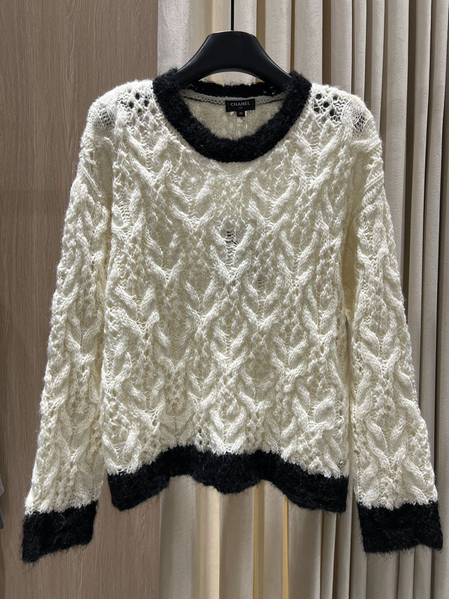 Victoria-- 3h1958 wool 2colour item:E-F140J0823-2H