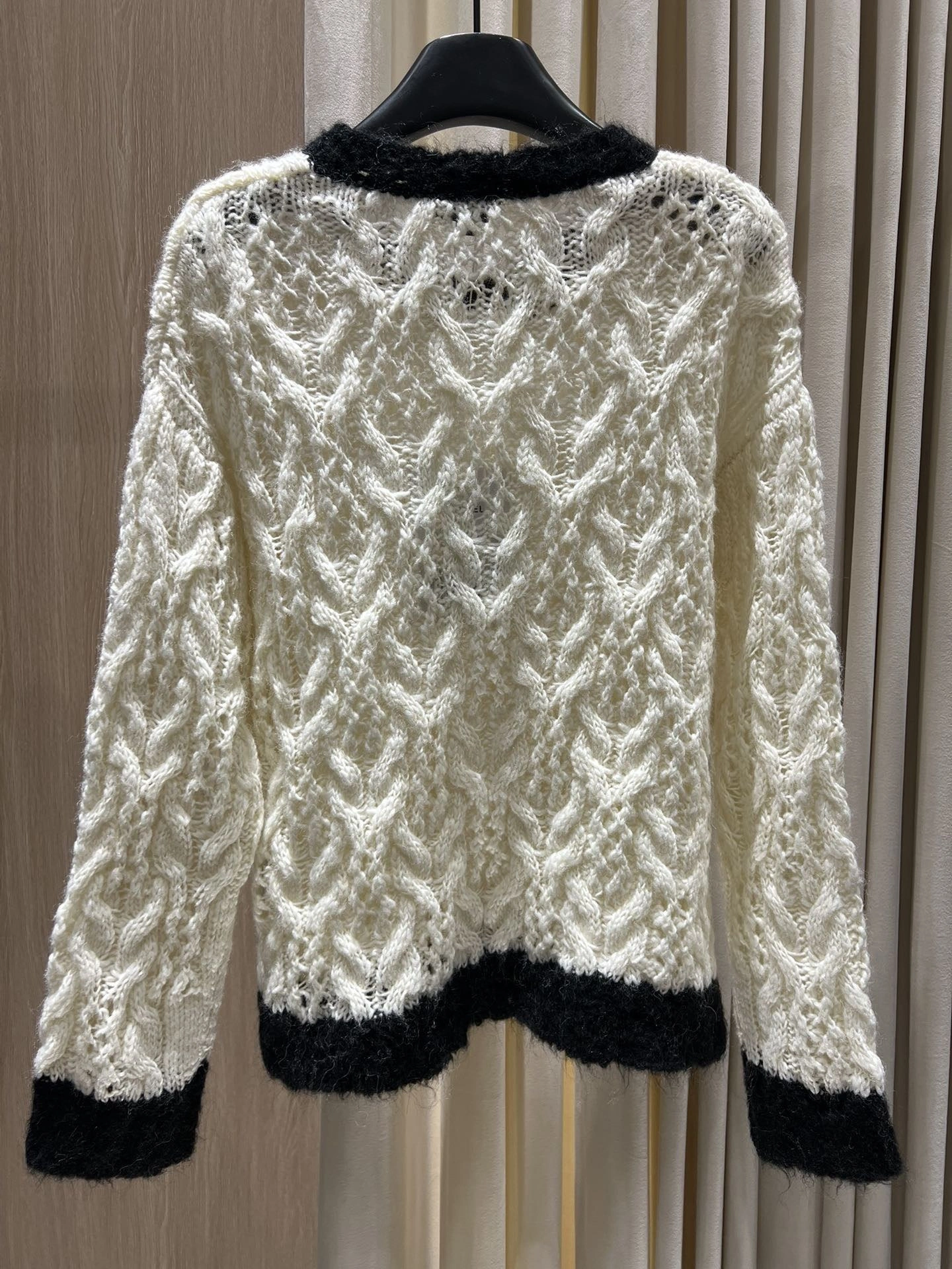 Victoria-- 3h1958 wool 2colour item:E-F140J0823-2H