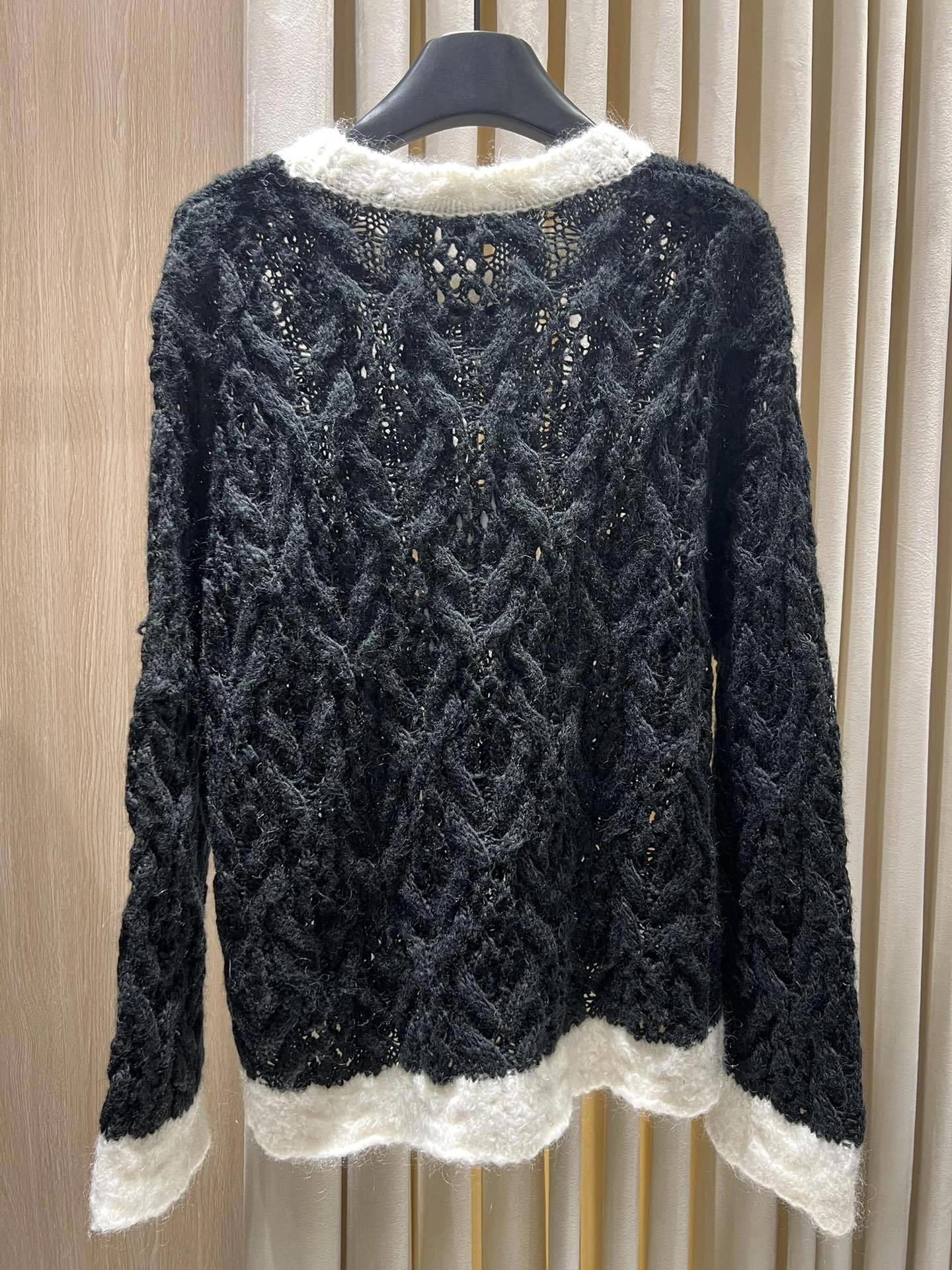 Victoria-- 3h1958 wool 2colour item:E-F140J0823-2H