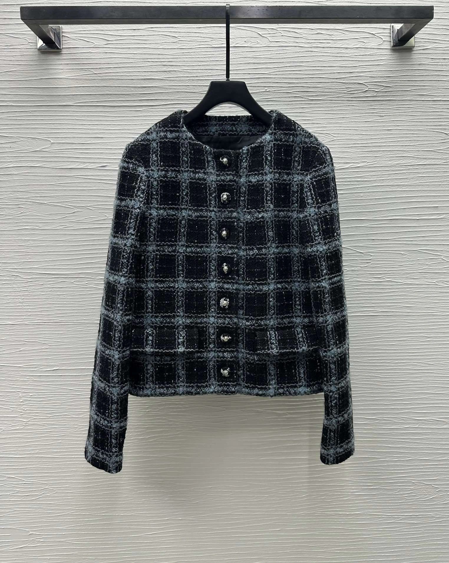 Victoria-- 3h1958 wool item:D-F244K1401