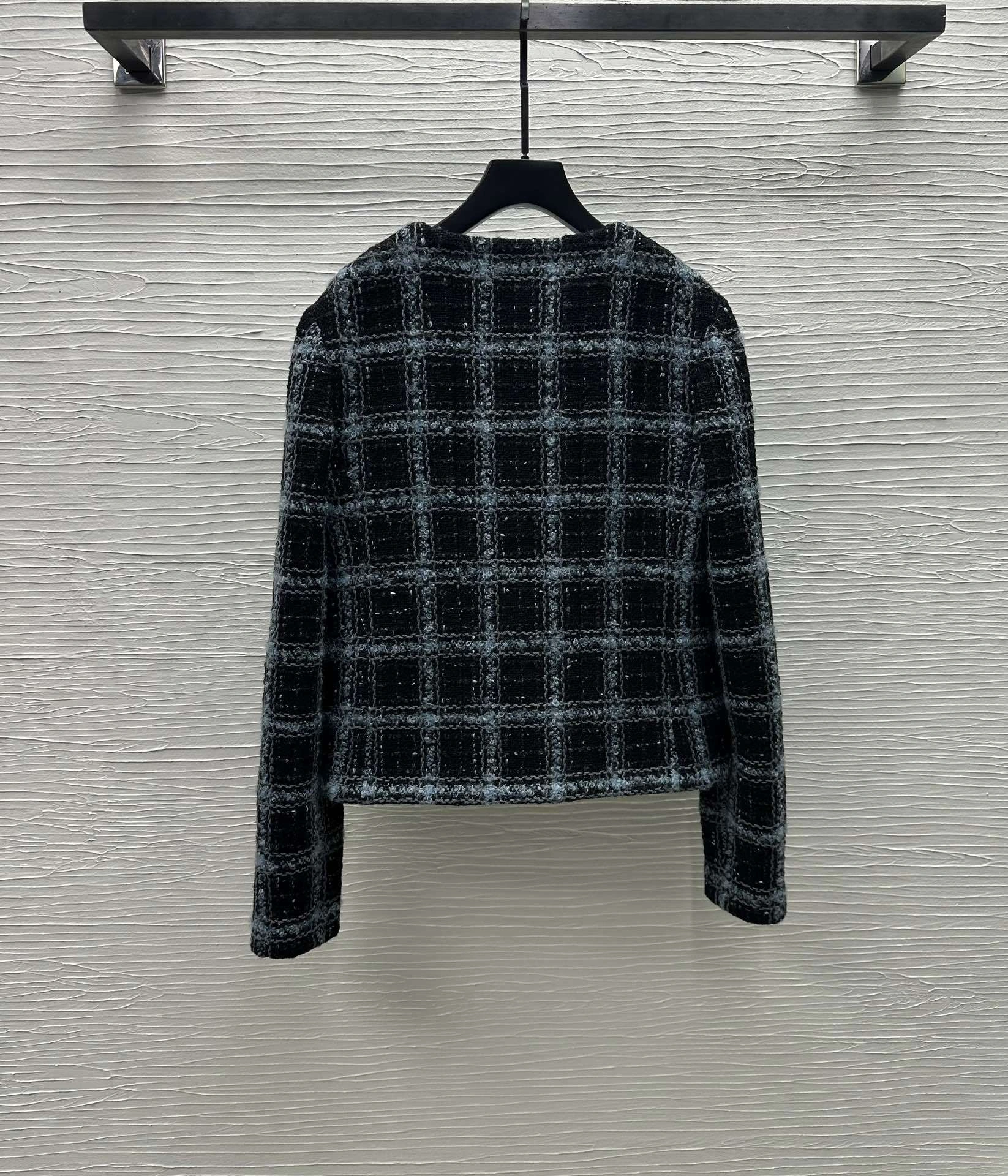 Victoria-- 3h1958 wool item:D-F244K1401