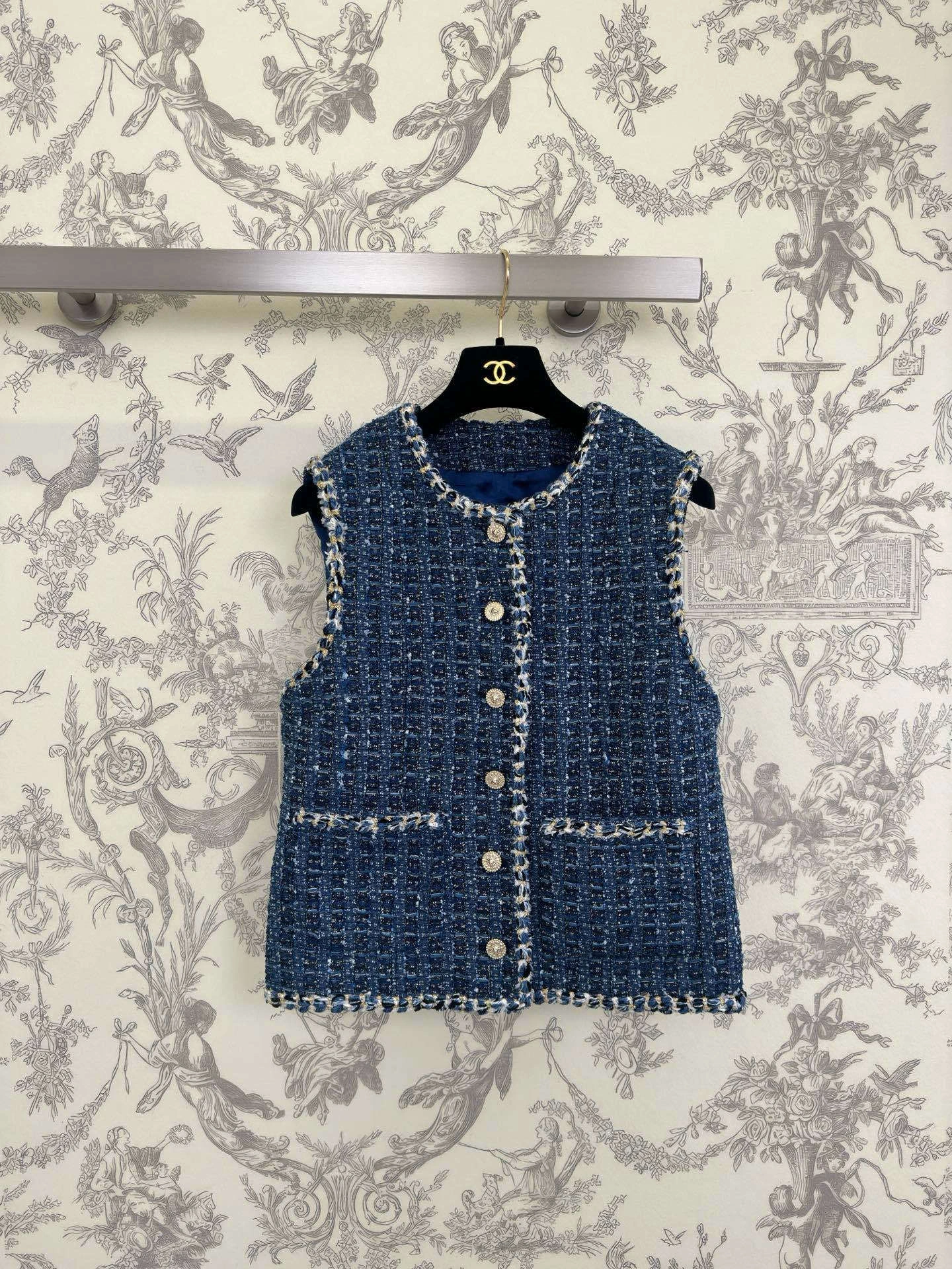 Victoria - 3h1958 wool item:E-F245I1606H
