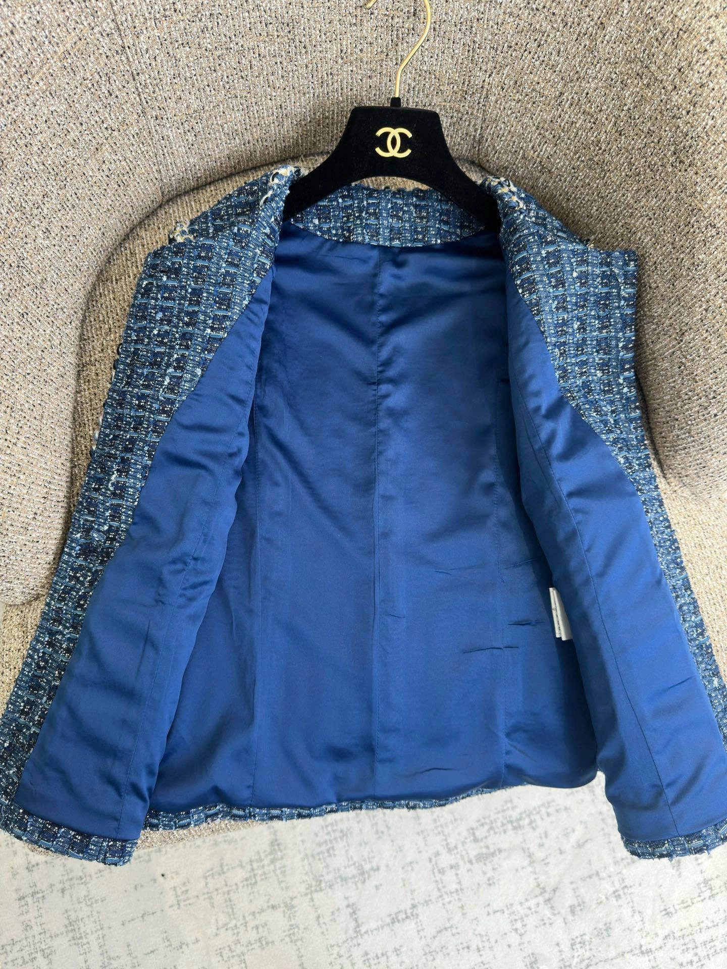 Victoria - 3h1958 wool item:E-F245I1606H
