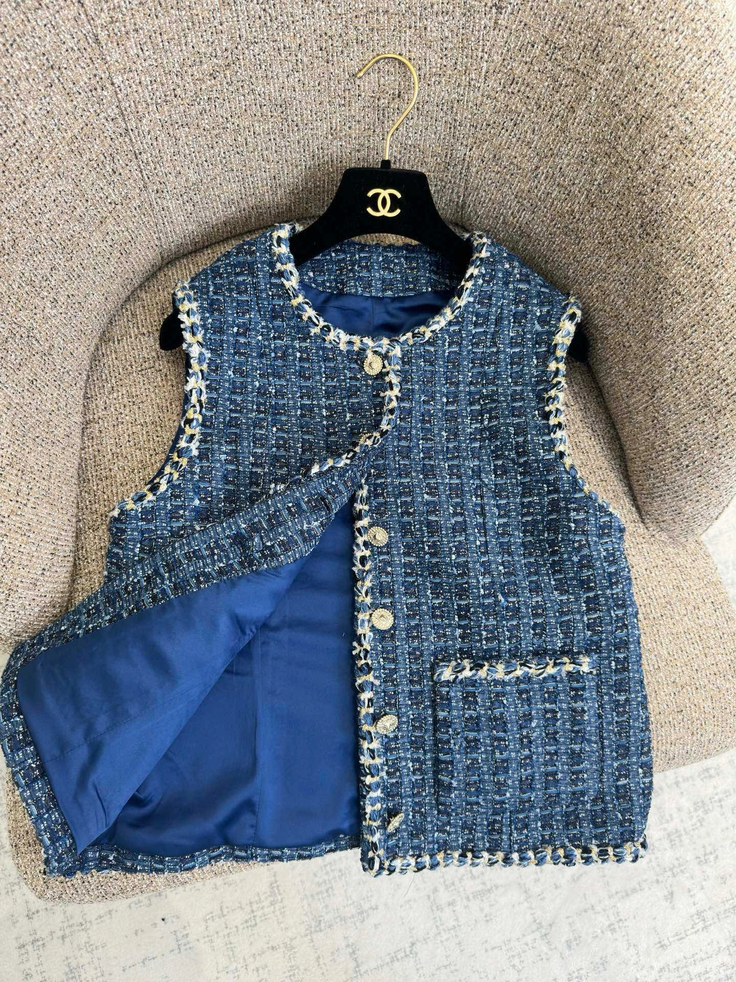 Victoria - 3h1958 wool item:E-F245I1606H