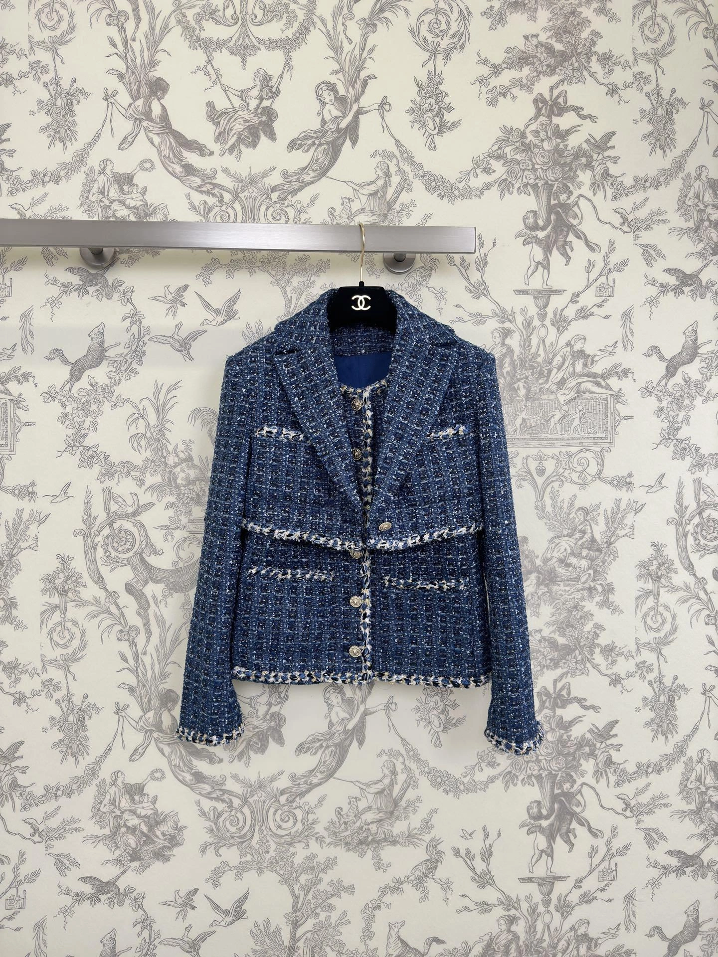 Victoria - 3h1958 wool item:E-F245I1606H