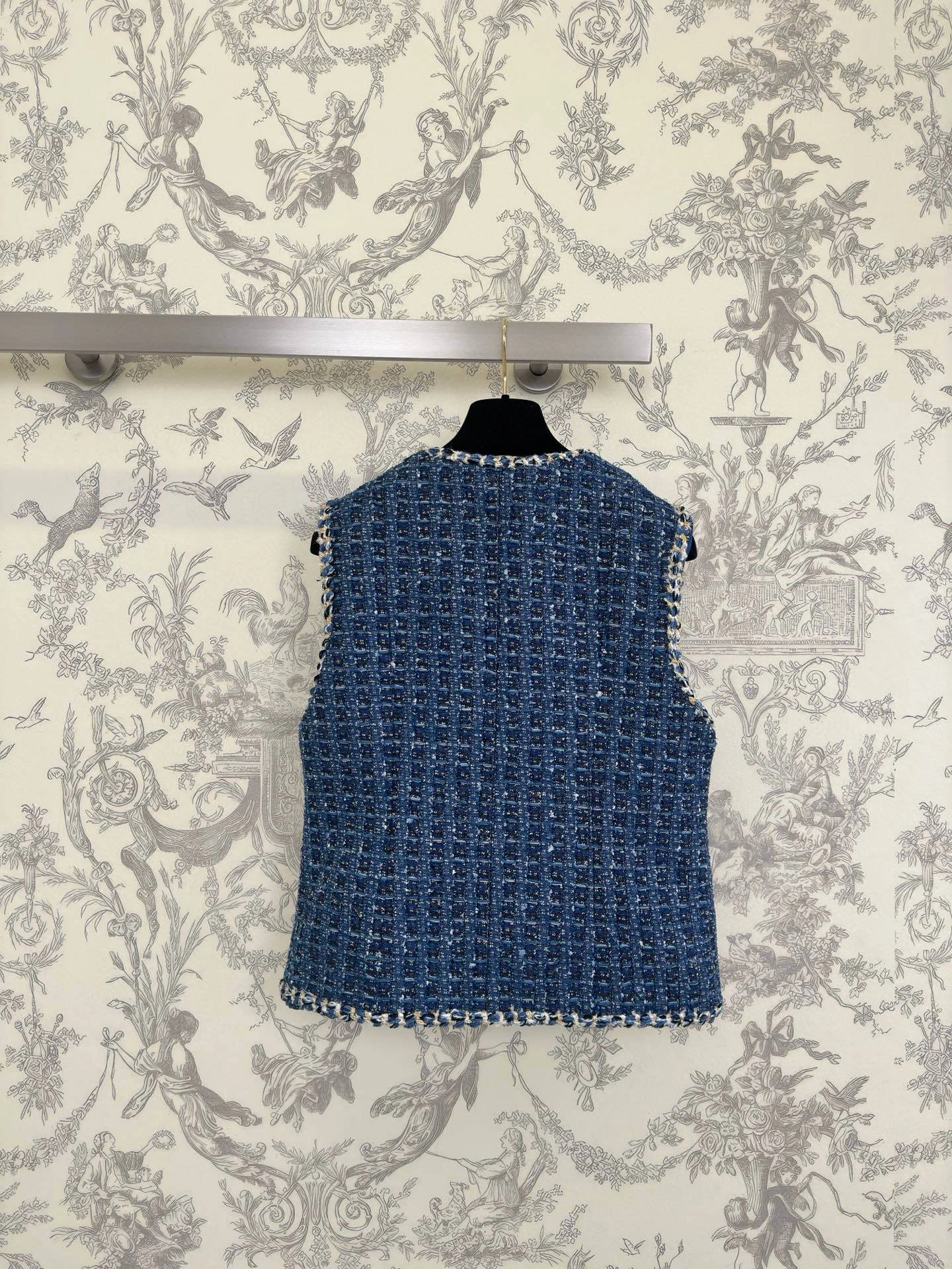 Victoria - 3h1958 wool item:E-F245I1606H