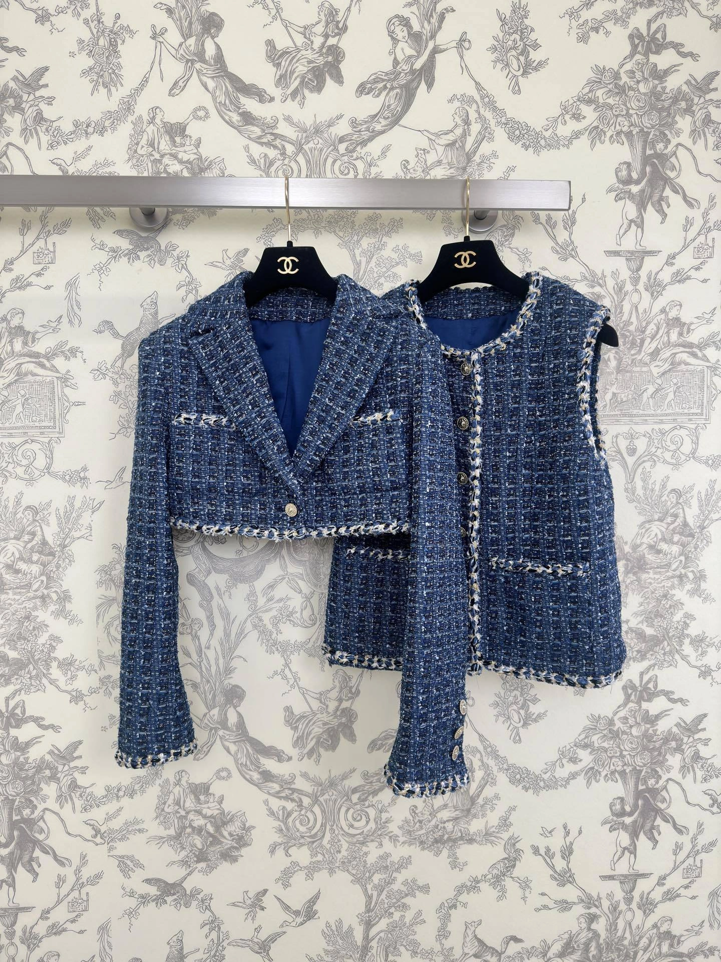 Victoria - 3h1958 wool item:E-F245I1606H