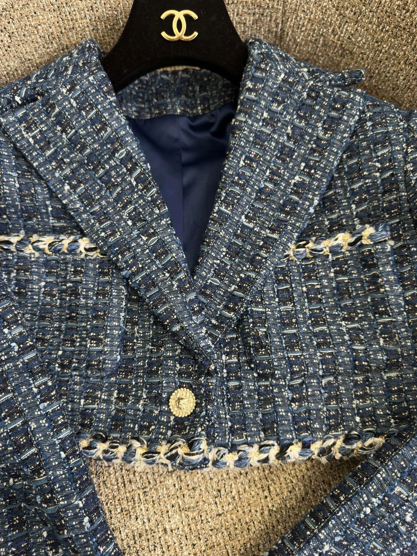 Victoria - 3h1958 wool item:E-F245I1606H