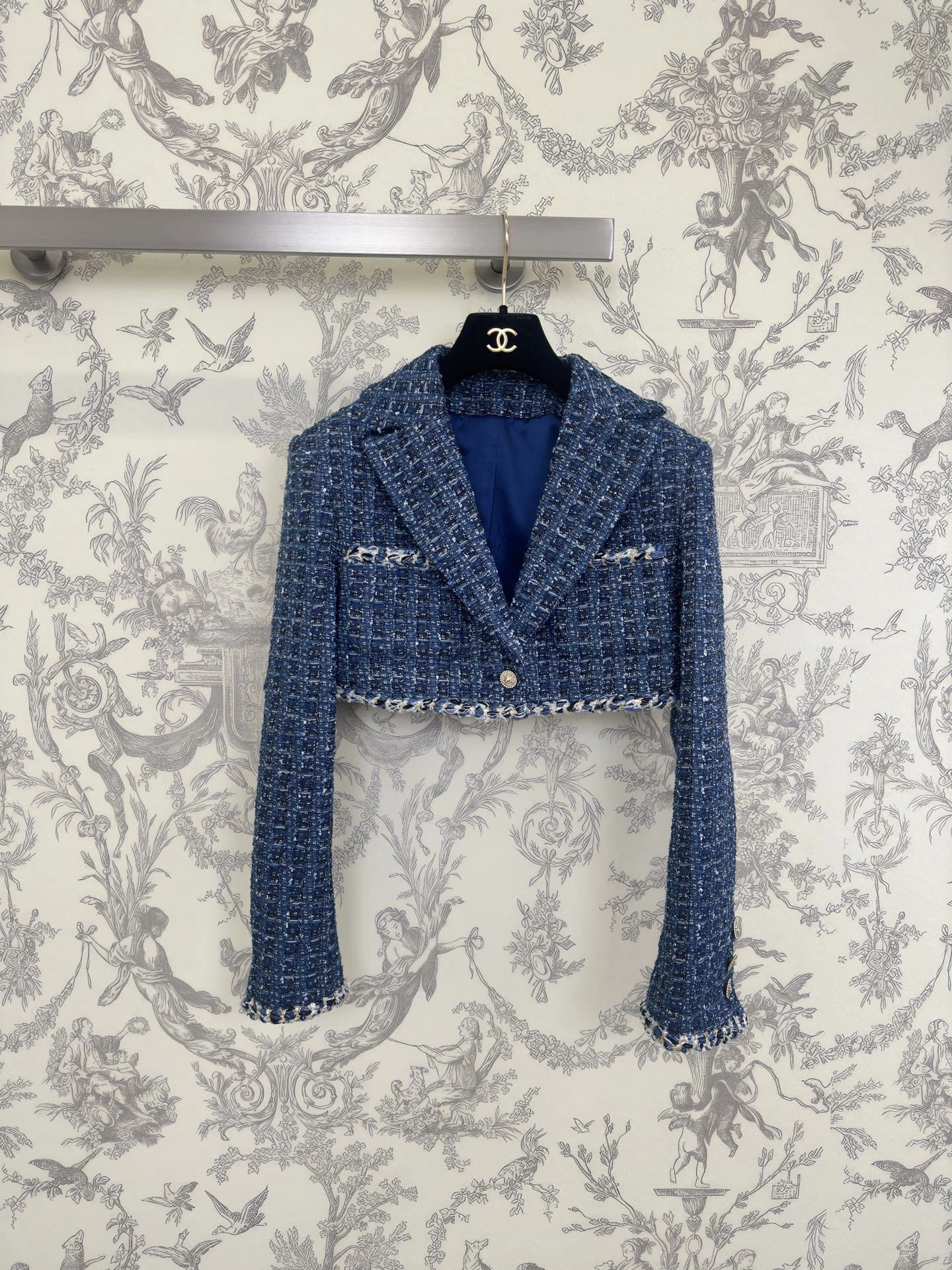 Victoria - 3h1958 wool item:E-F245I1606H