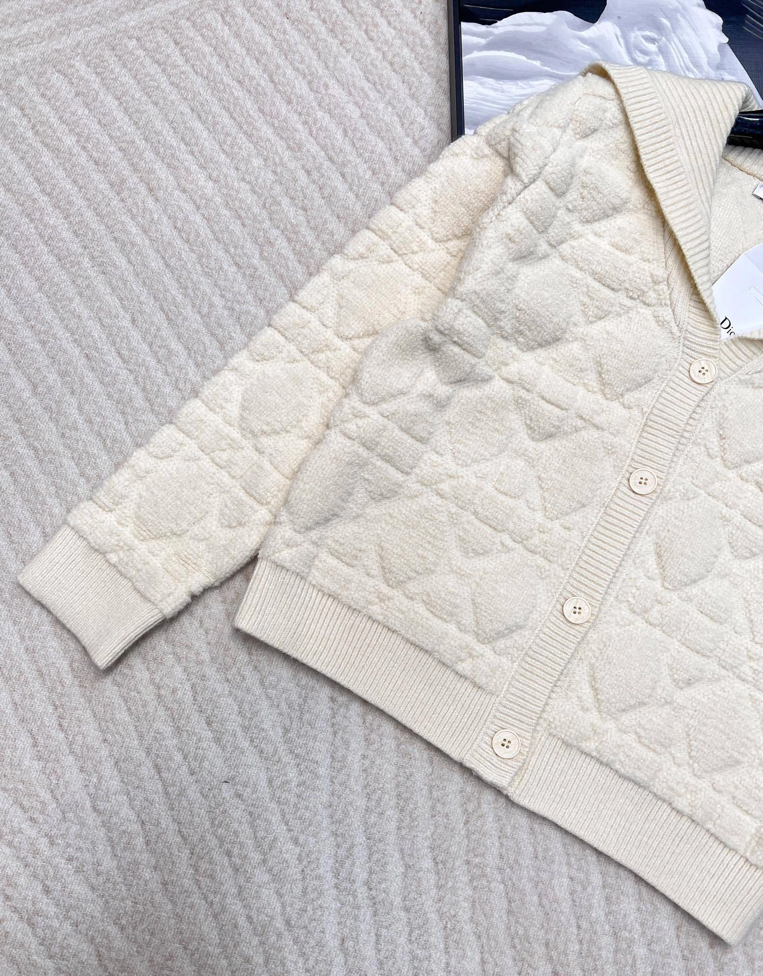 &Victoria-- 4ior 2024FW 3colour item:D-F245L0395-3H