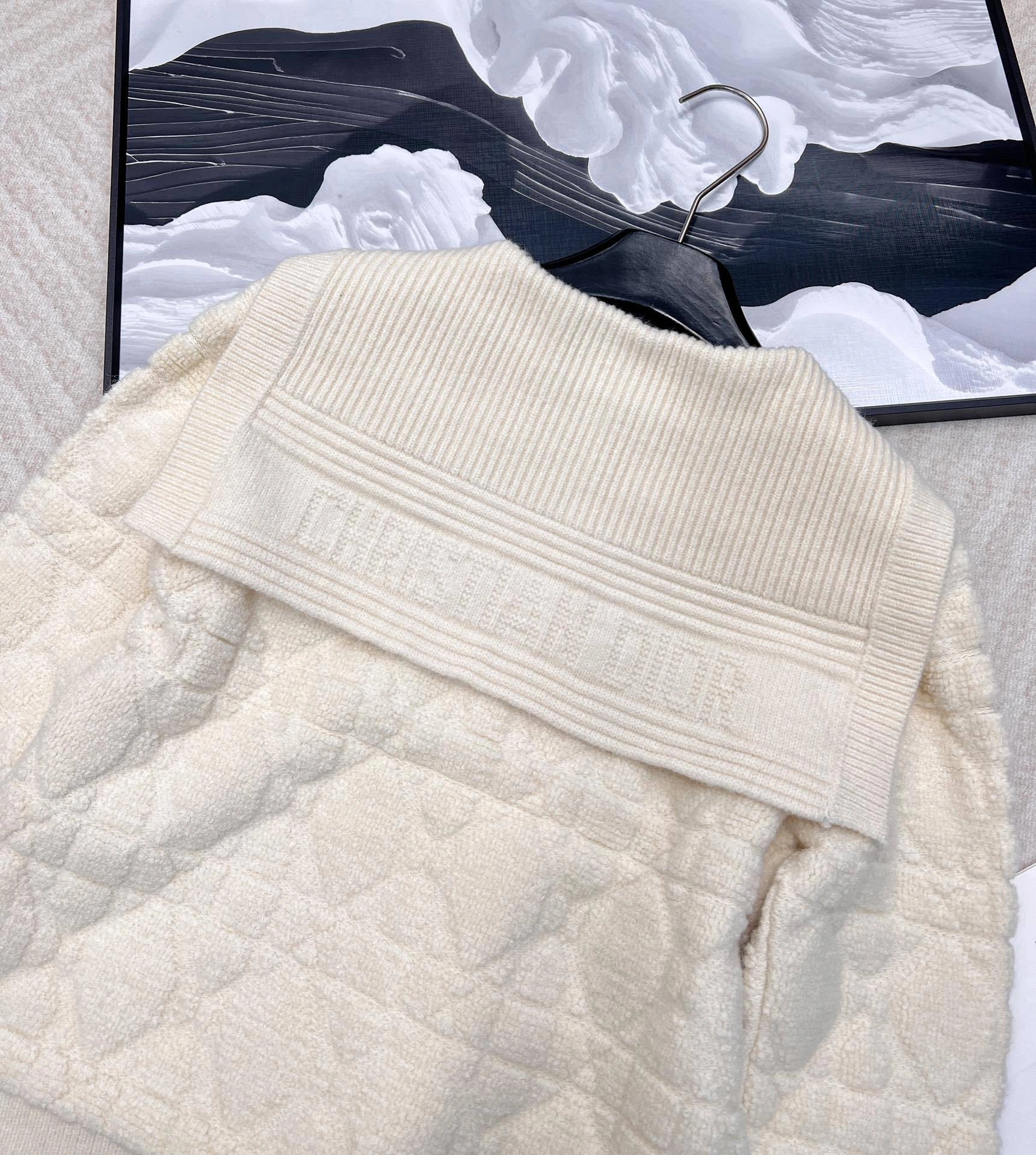 &Victoria-- 4ior 2024FW 3colour item:D-F245L0395-3H