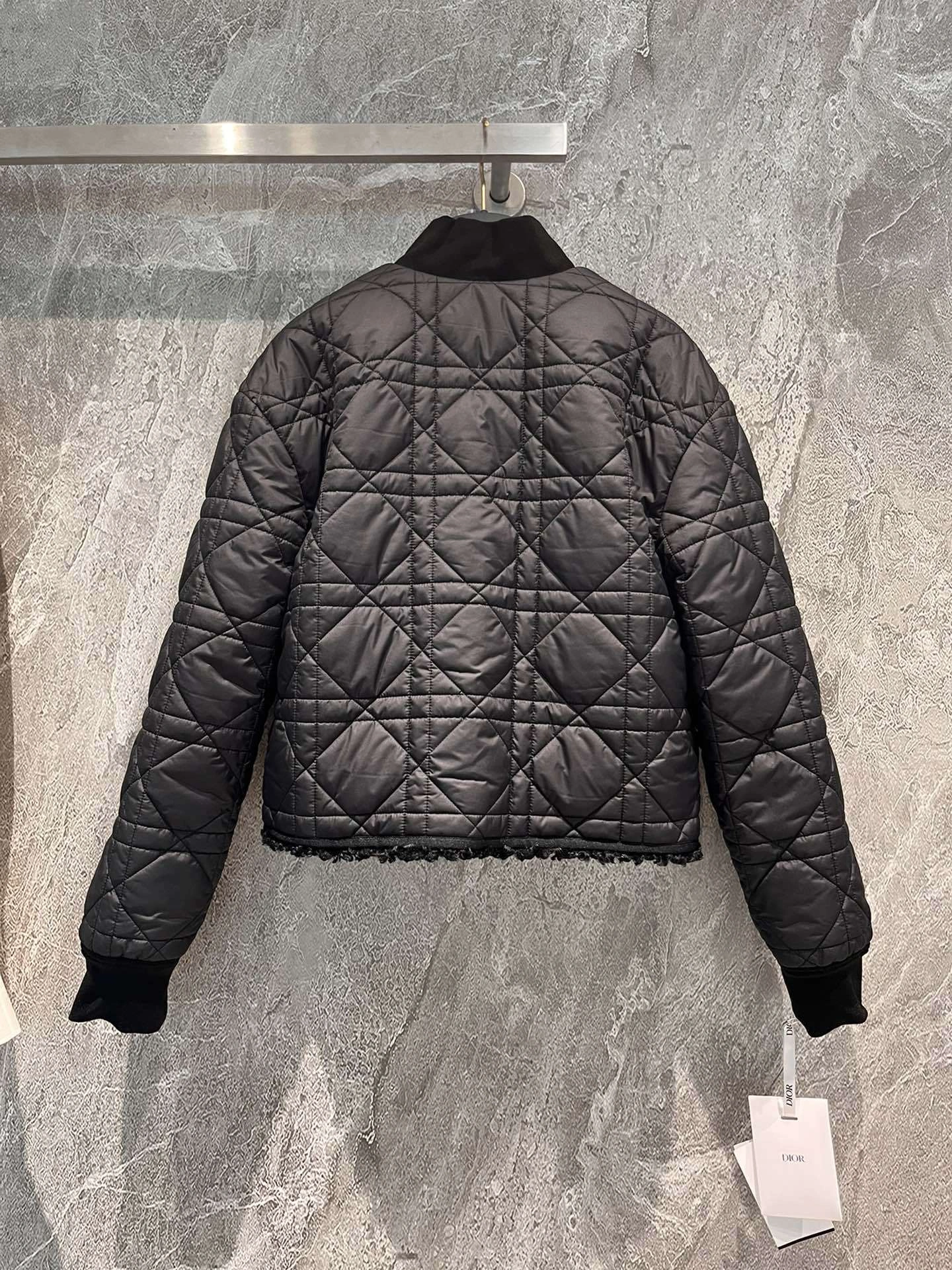 Victoria-- 4ior Double-sided item:D-F244K0999