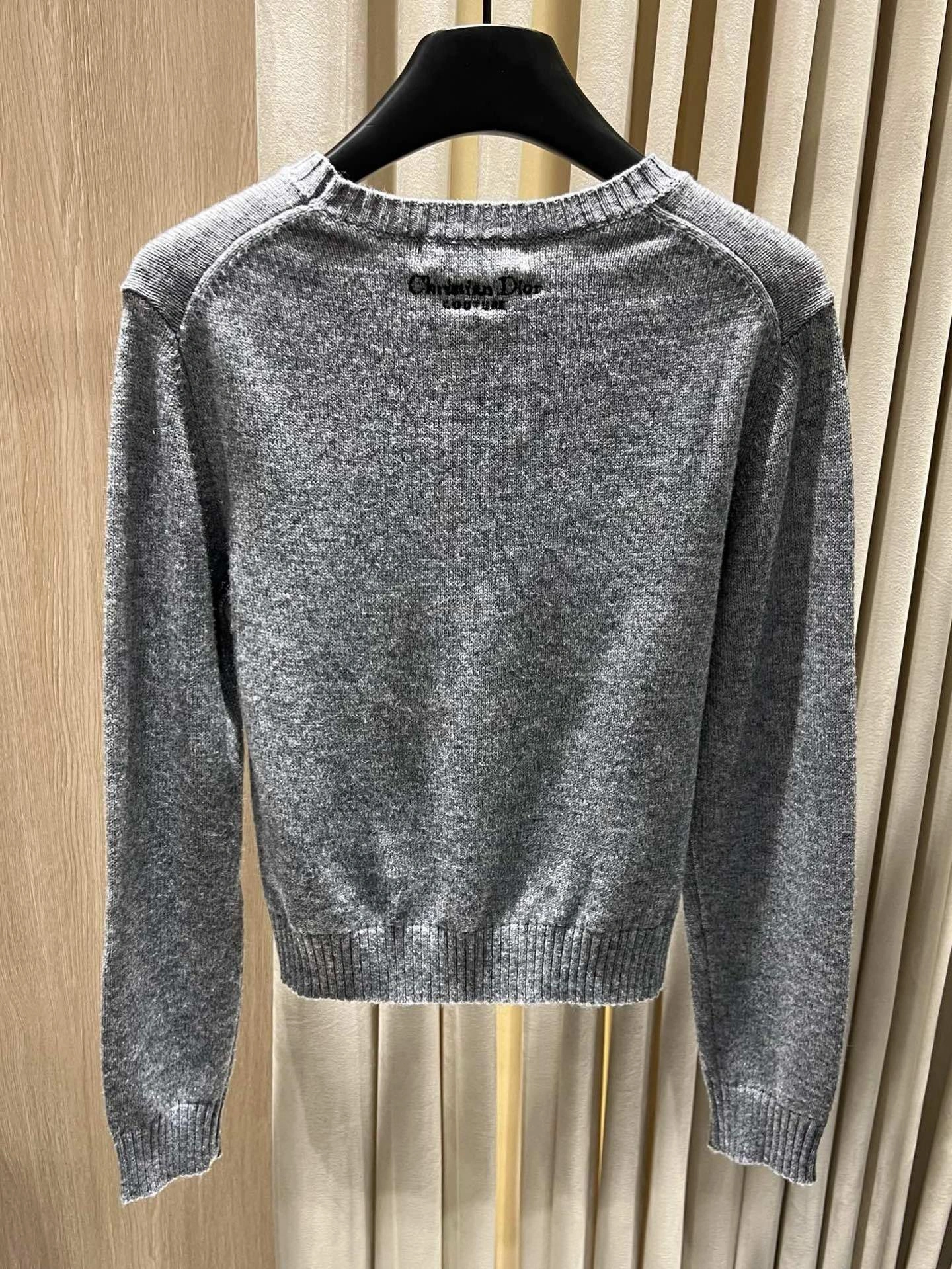 Victoria-- 4ior Star Embroidery Cashmere Knit 2colour item:E-F140L2740-2H