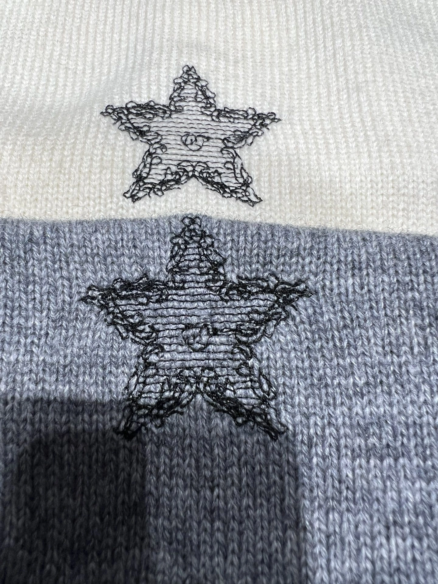 Victoria-- 4ior Star Embroidery Cashmere Knit 2colour item:E-F140L2740-2H