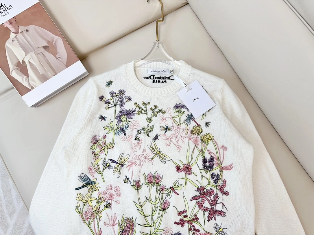 &Victoria-- 4ior cashmere embroidery item: D-F245E2592T