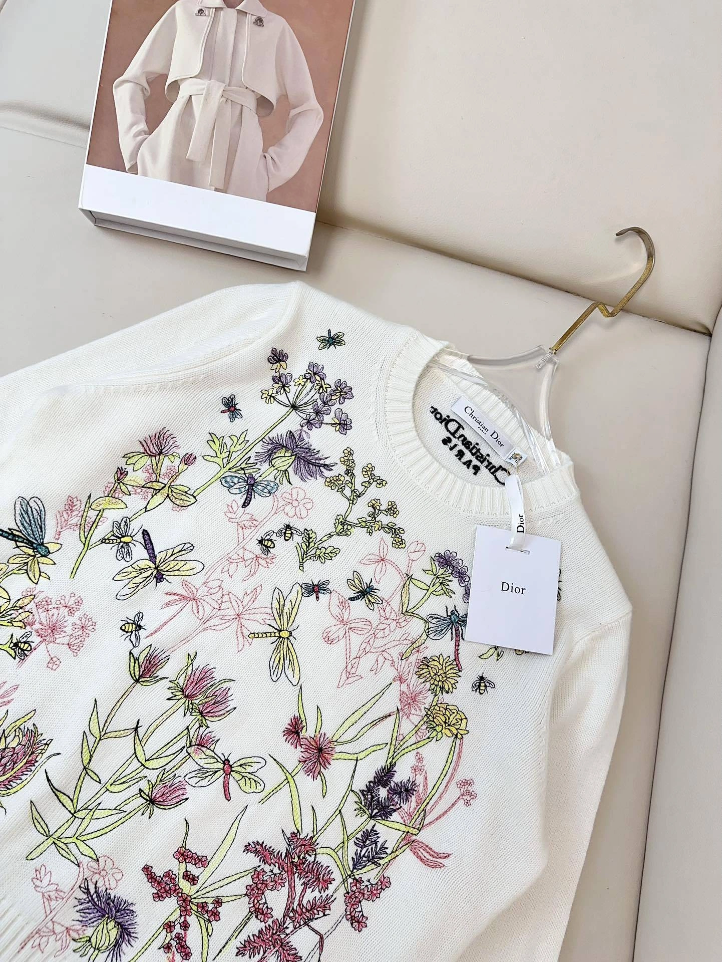 &Victoria-- 4ior cashmere embroidery item: D-F245E2592T