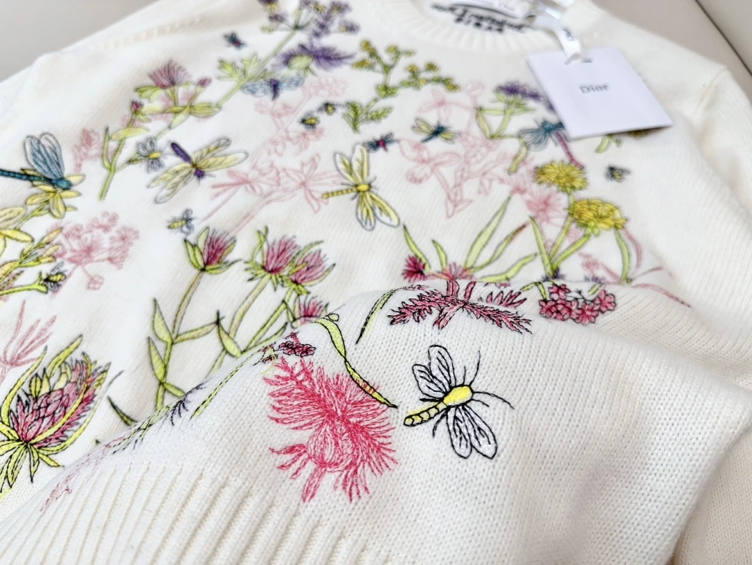 &Victoria-- 4ior cashmere embroidery item: D-F245E2592T