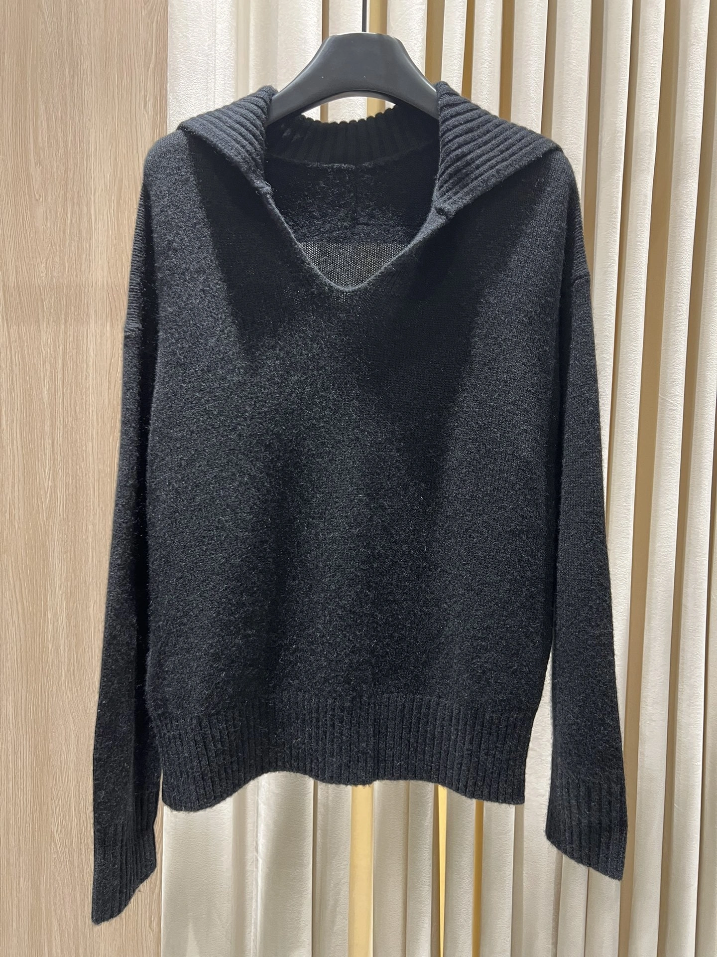 Victoria-- 4ior cashmere item: E-F140J1251H