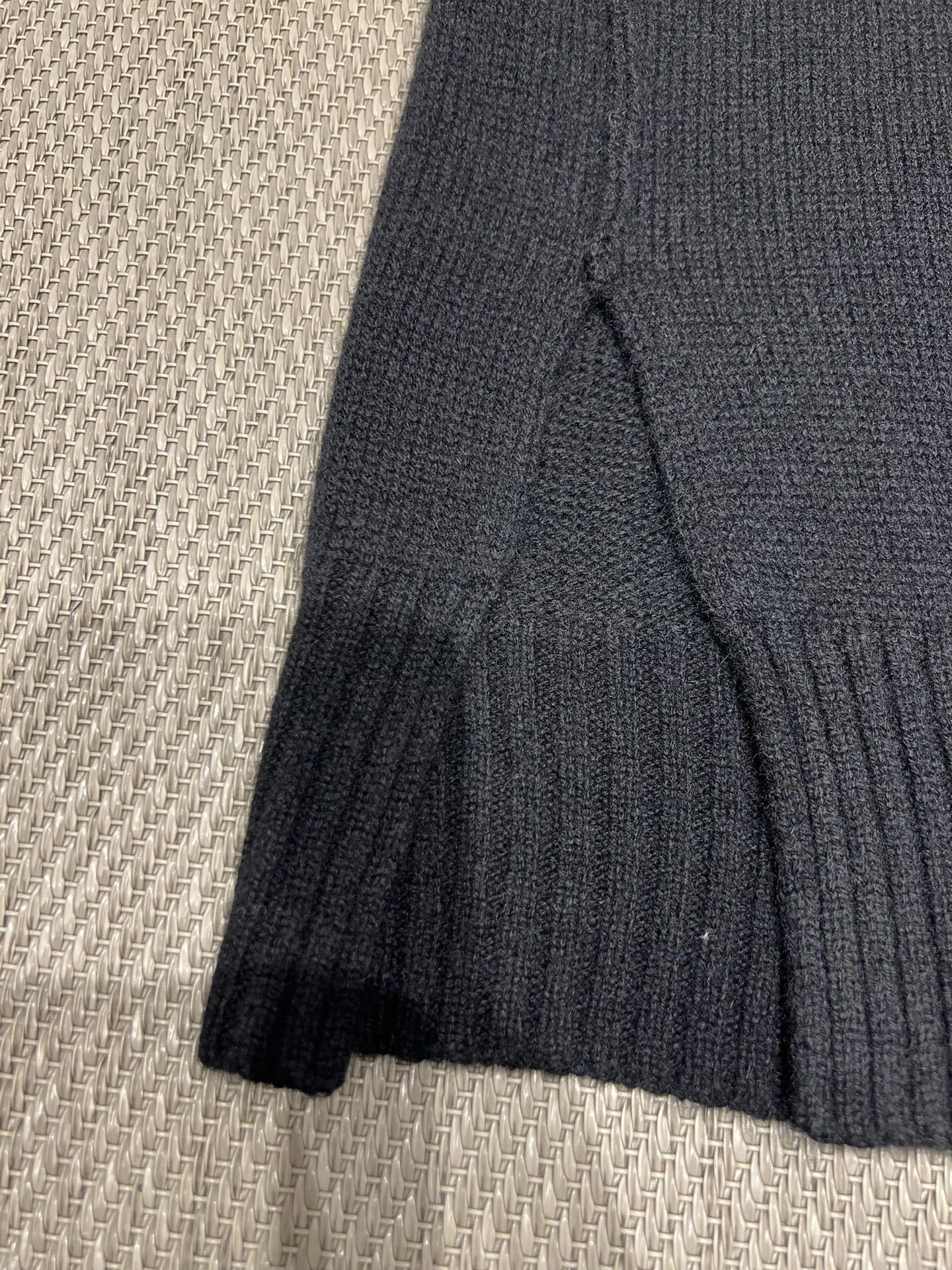 Victoria-- 4ior cashmere item: E-F140J1251H