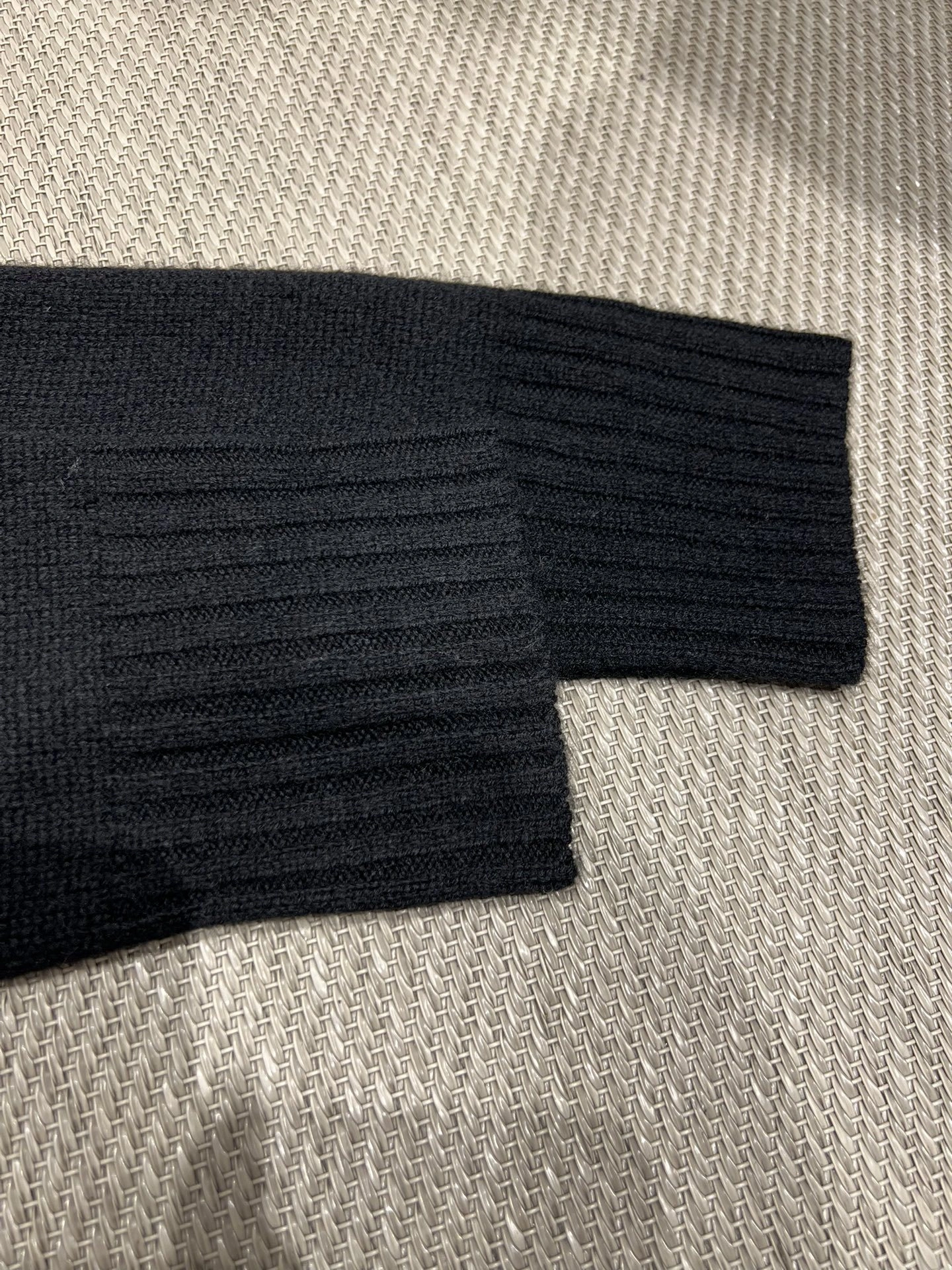 Victoria-- 4ior cashmere item: E-F140J1251H