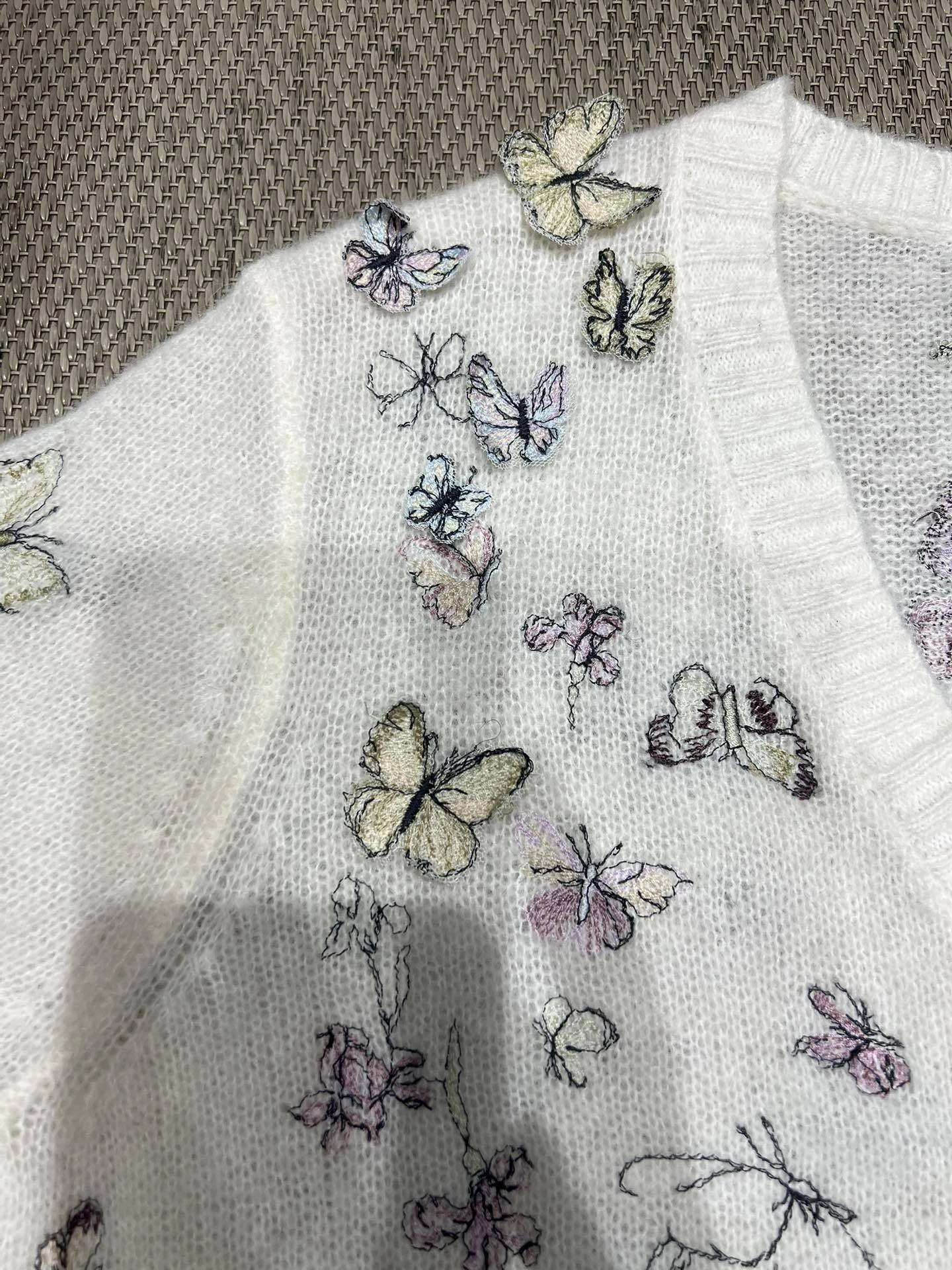 Victoria-- 4ior embroidery item:E-F140L2744H