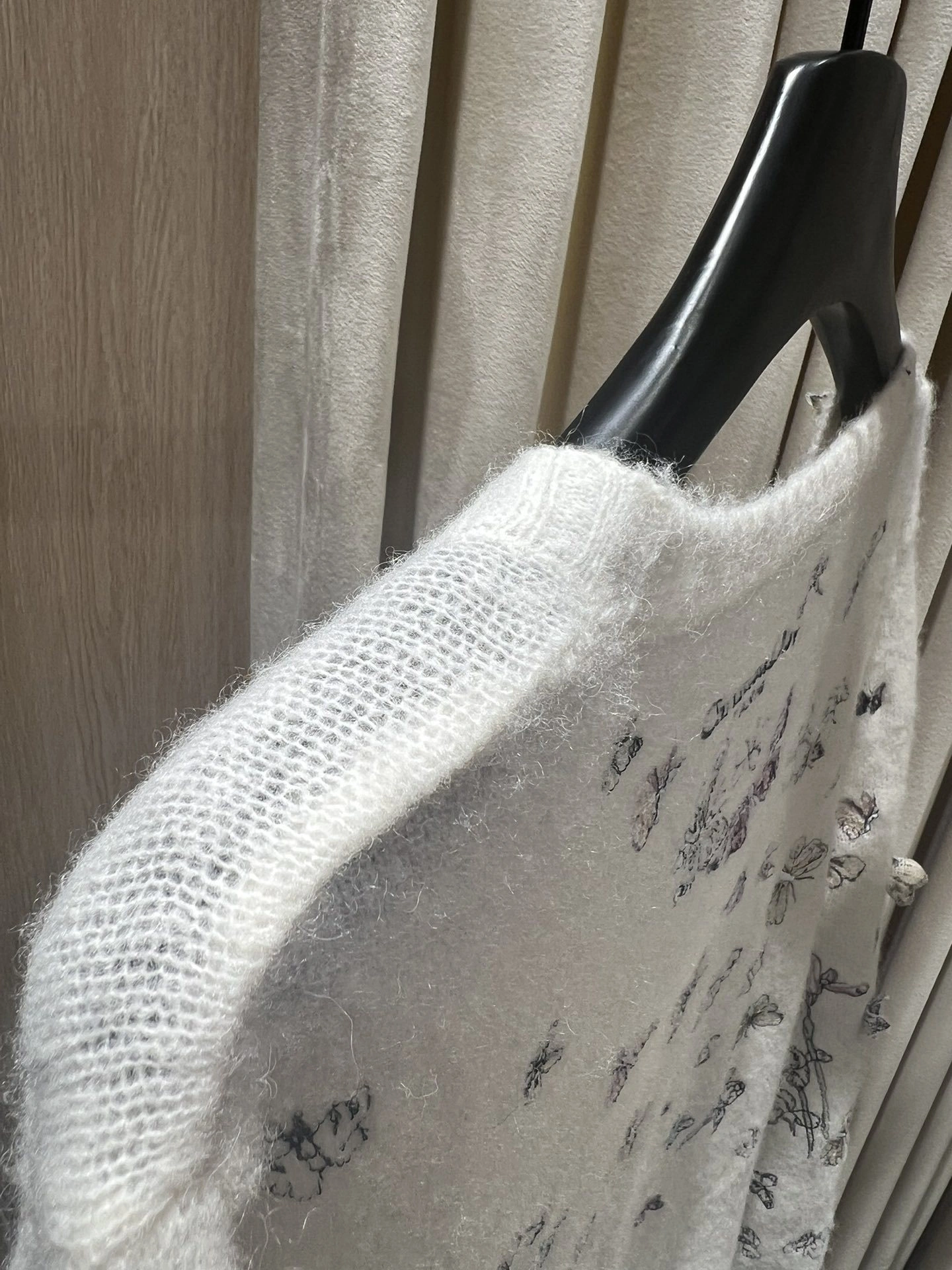 Victoria-- 4ior embroidery item:E-F140L2744H