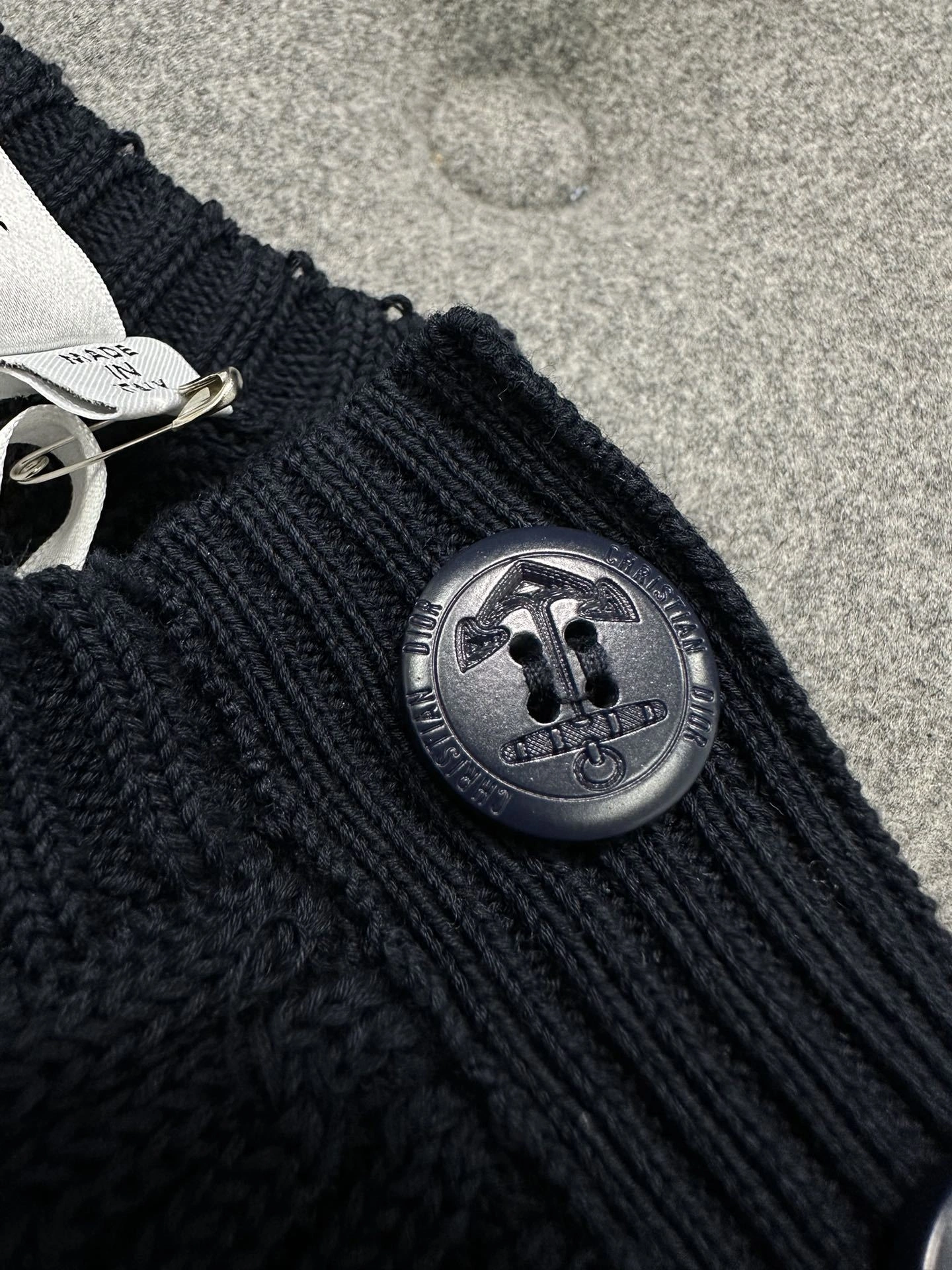 Victoria- 𝟮𝟯 4ior item:C-F801K3030