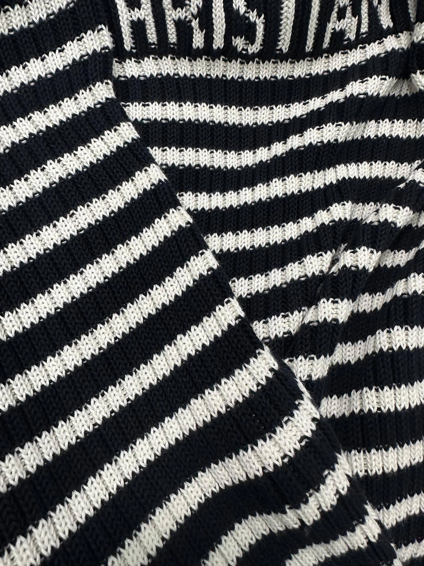 Victoria- 𝟮𝟯 4ior item:C-F801K3030