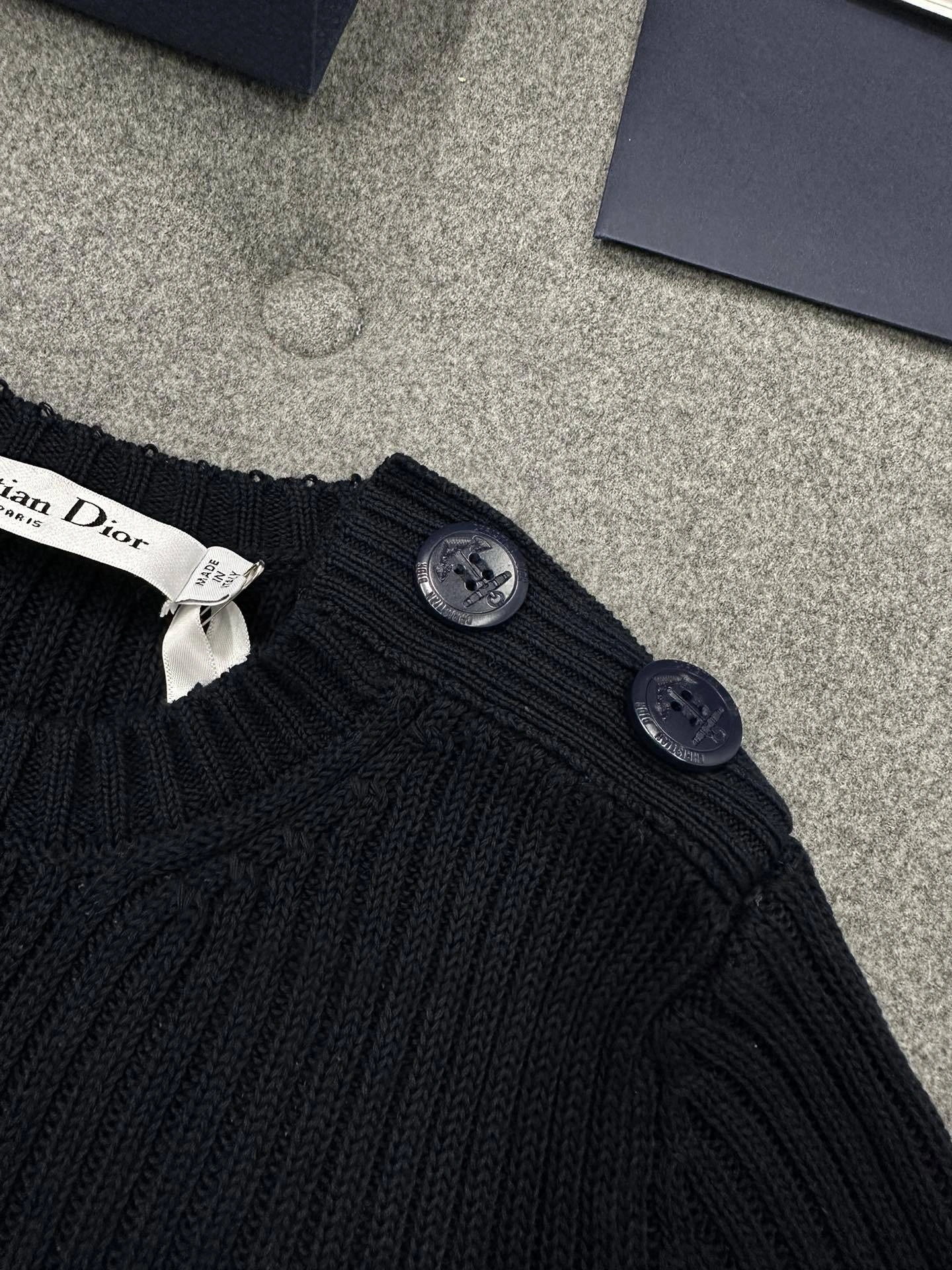 Victoria- 𝟮𝟯 4ior item:C-F801K3030