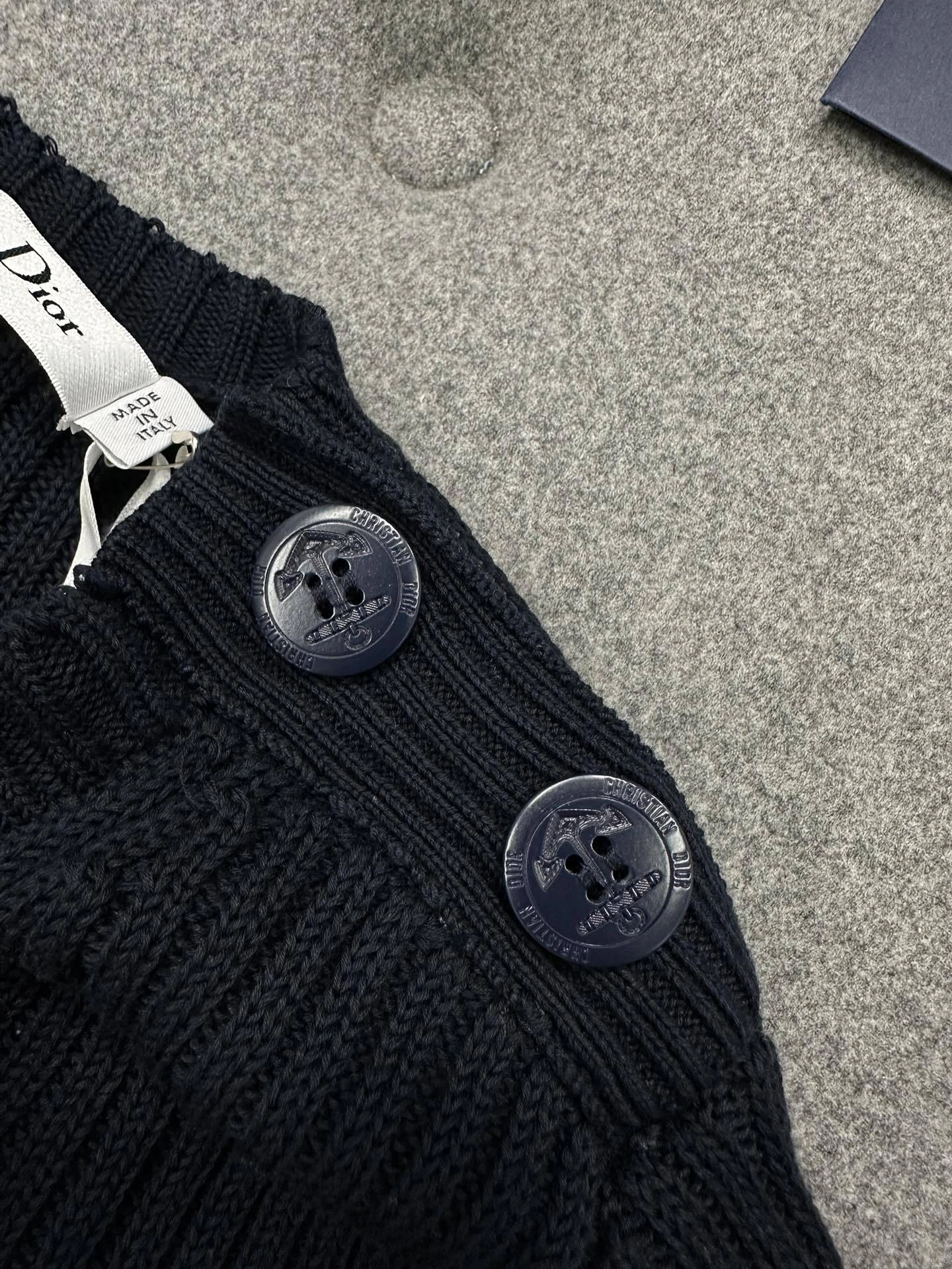 Victoria- 𝟮𝟯 4ior item:C-F801K3030