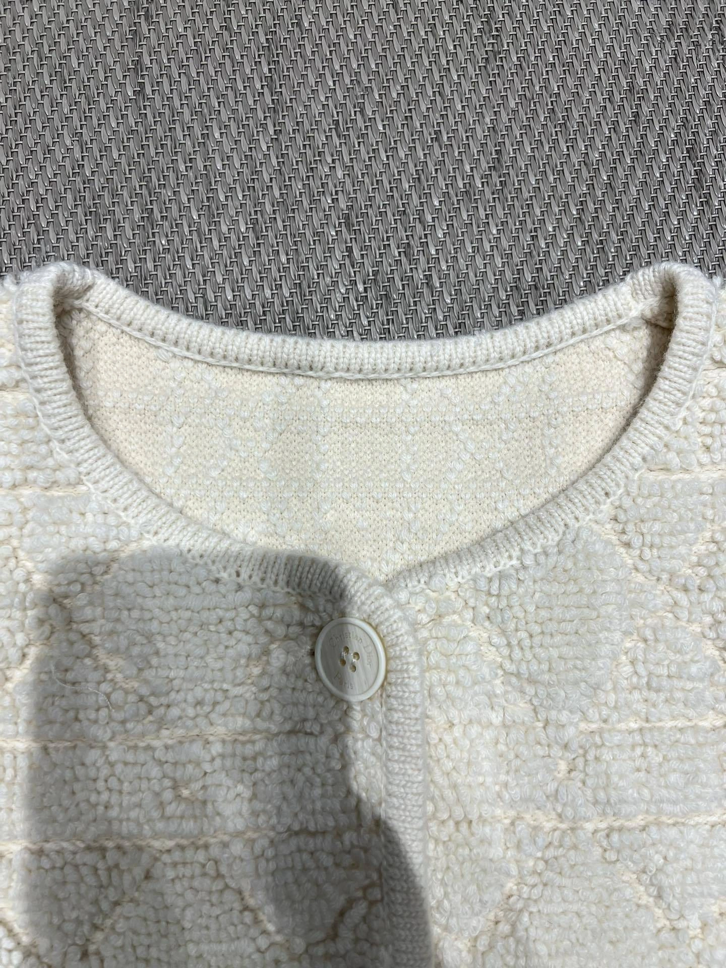 Victoria-- 4ior wool item:E-F140J2107H