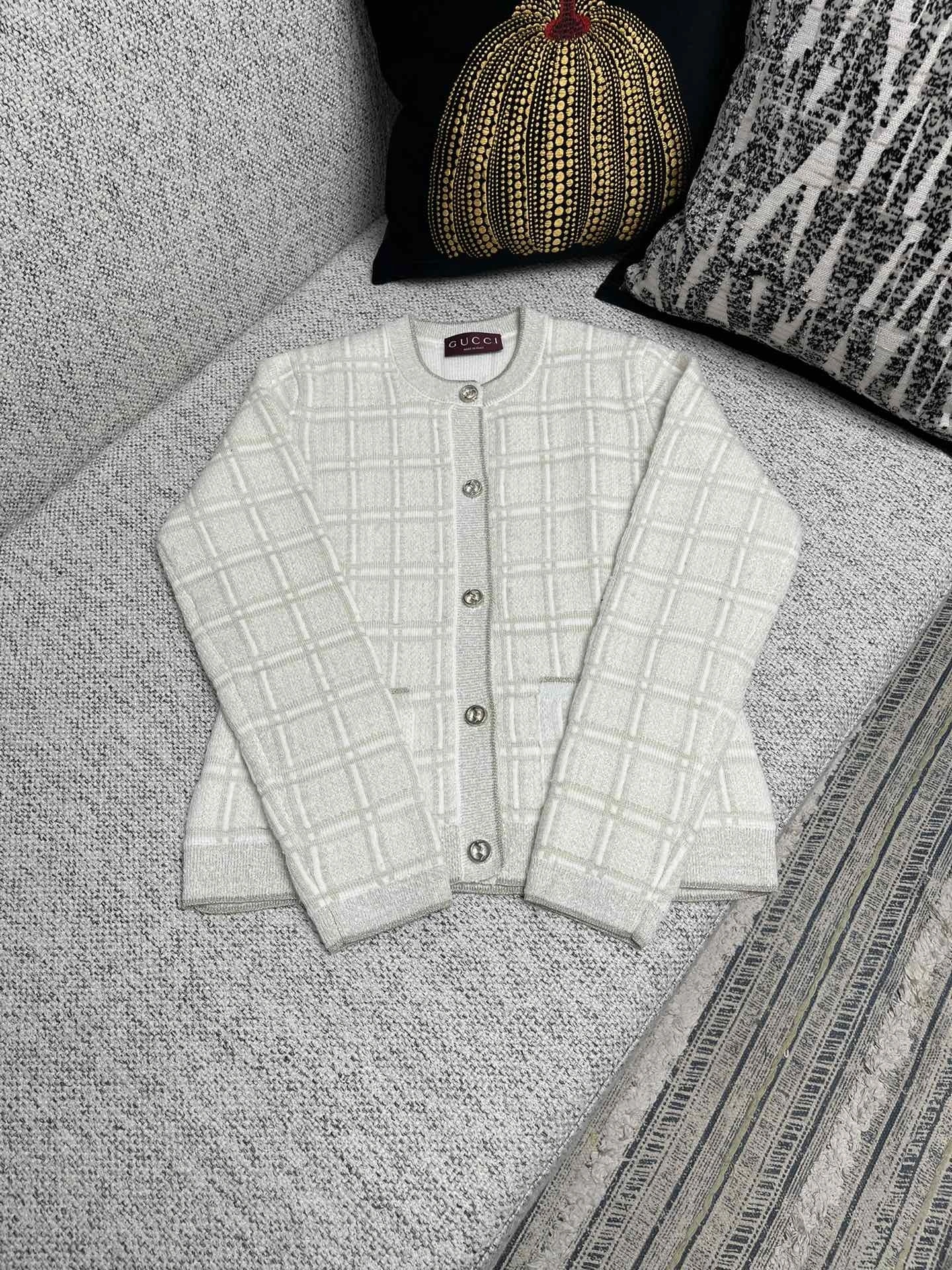 Victoria-- 6u33i Polo wool 2colour item:E-F442C1127-2