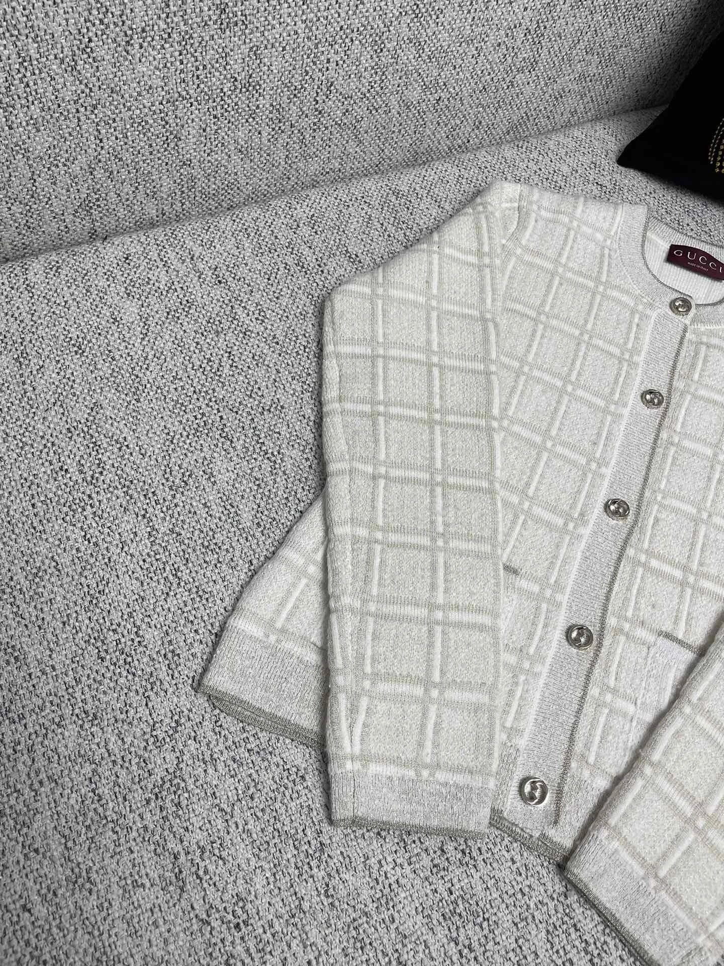 Victoria-- 6u33i Polo wool 2colour item:E-F442C1127-2