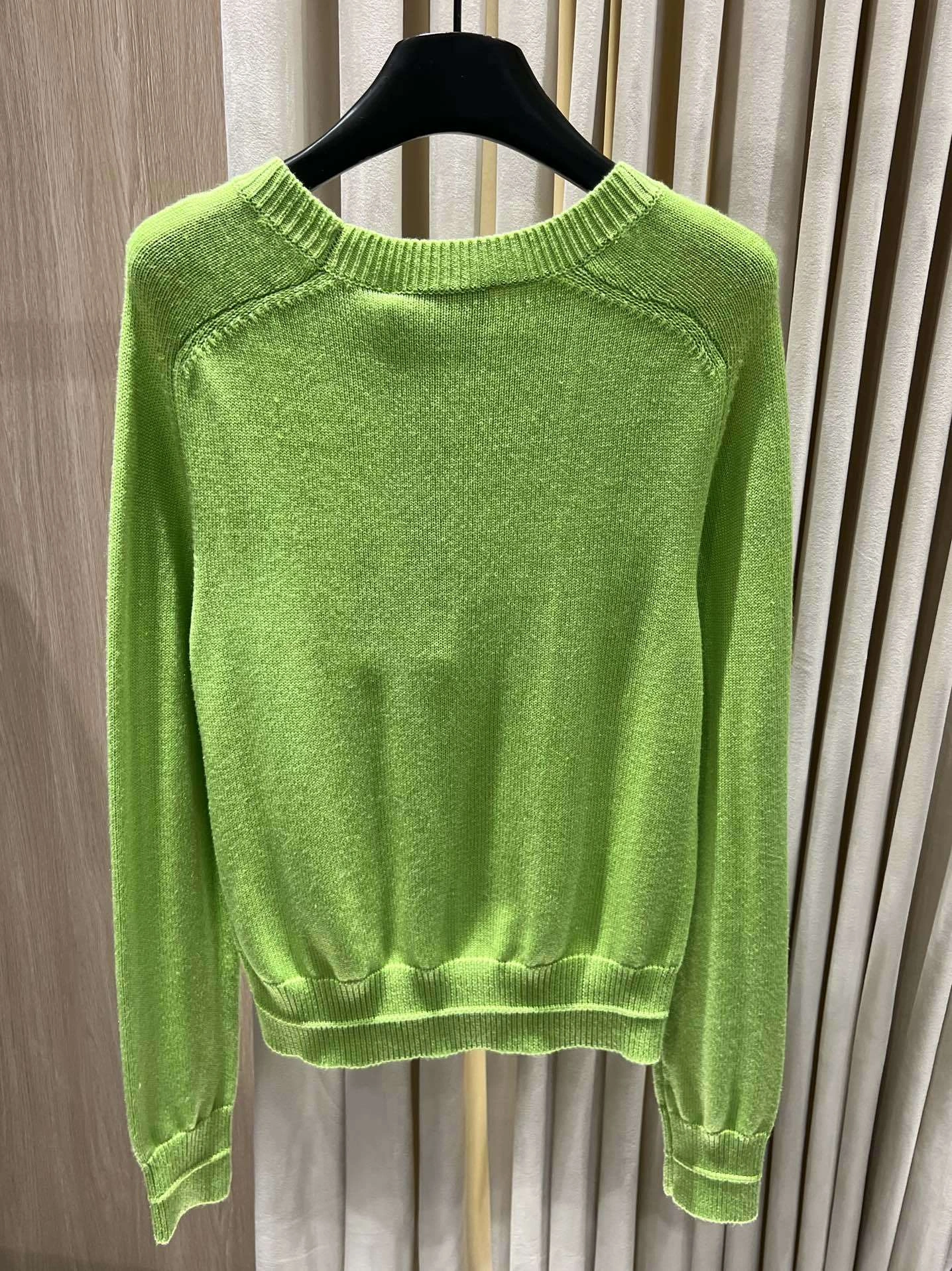 Victoria-- 6u33i Wool Knit Top embroidery 2colour item:E-F140L2737-2H