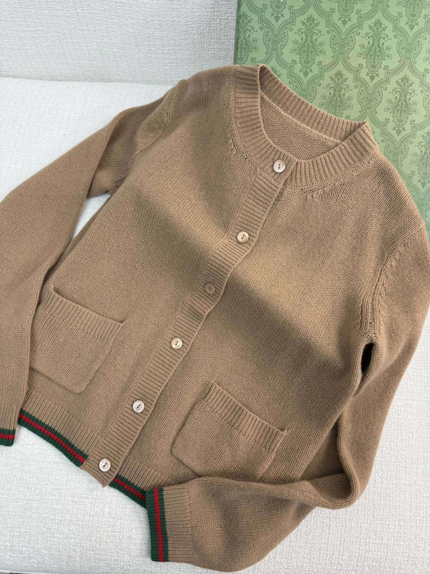 Victoria-- 6u33i cashmere item:D-F240K0409