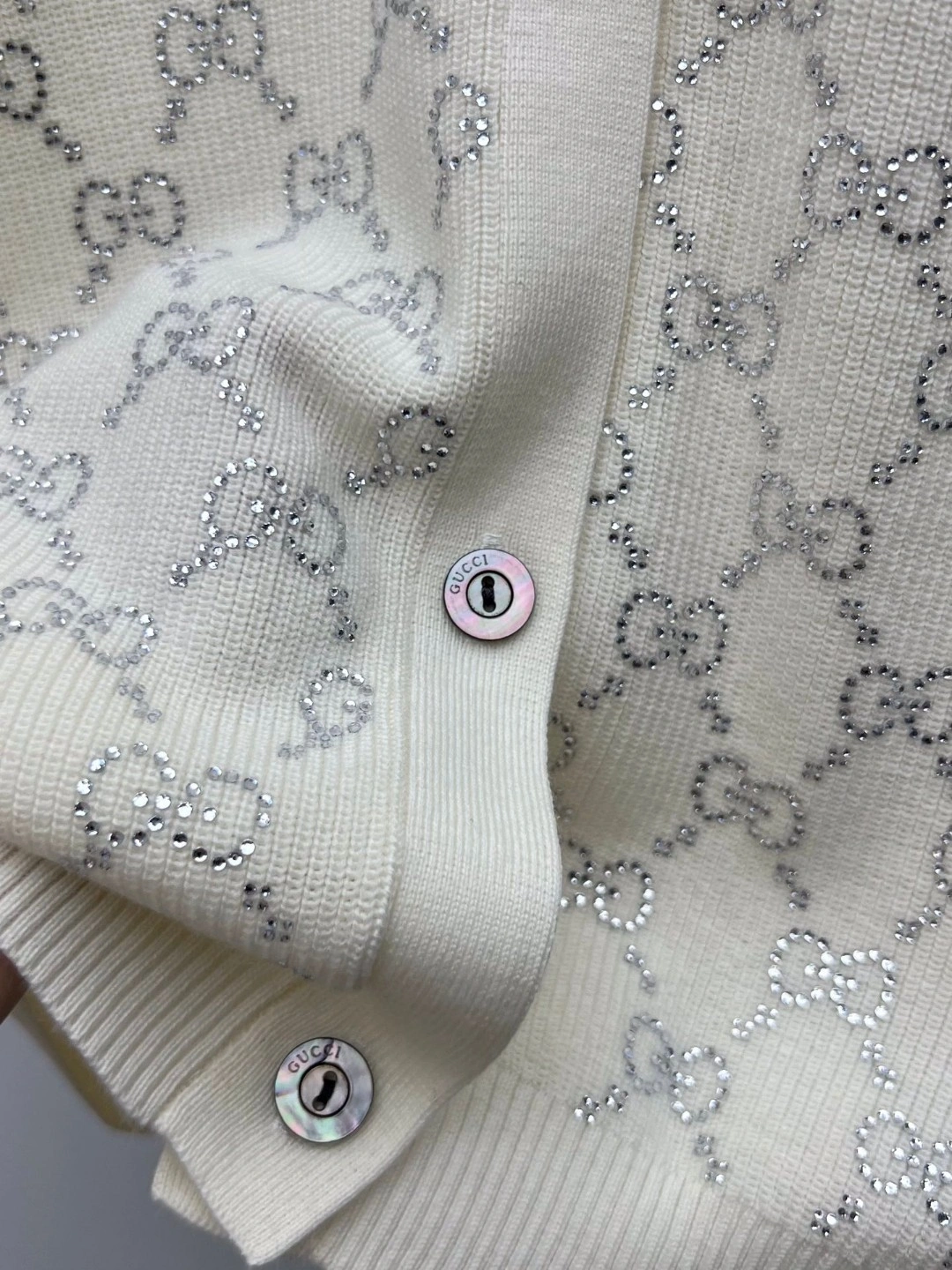 Victoria-- 6u33i embroidery 2colour item:D-F244K1320-2