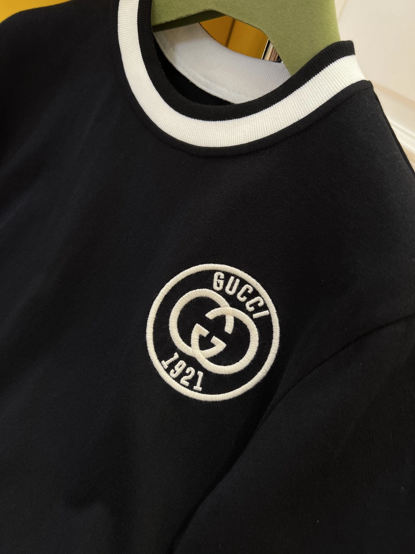 &Victoria-- 6u33i embroidery item:D-F240F1720