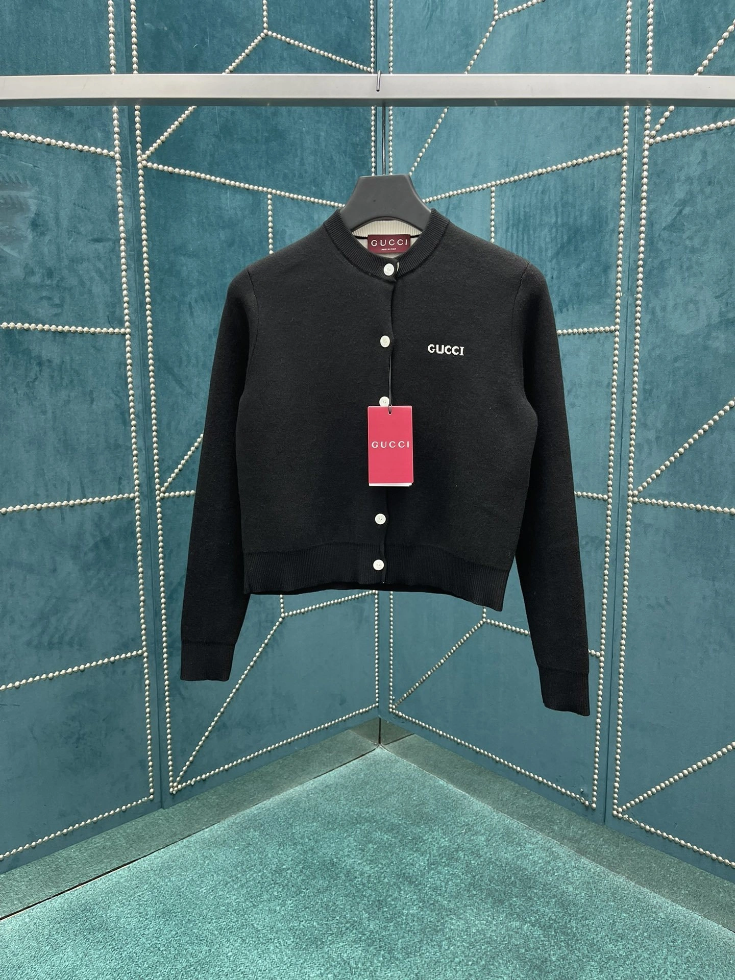 Victoria-- 6u33i wool item:E-F443C1129