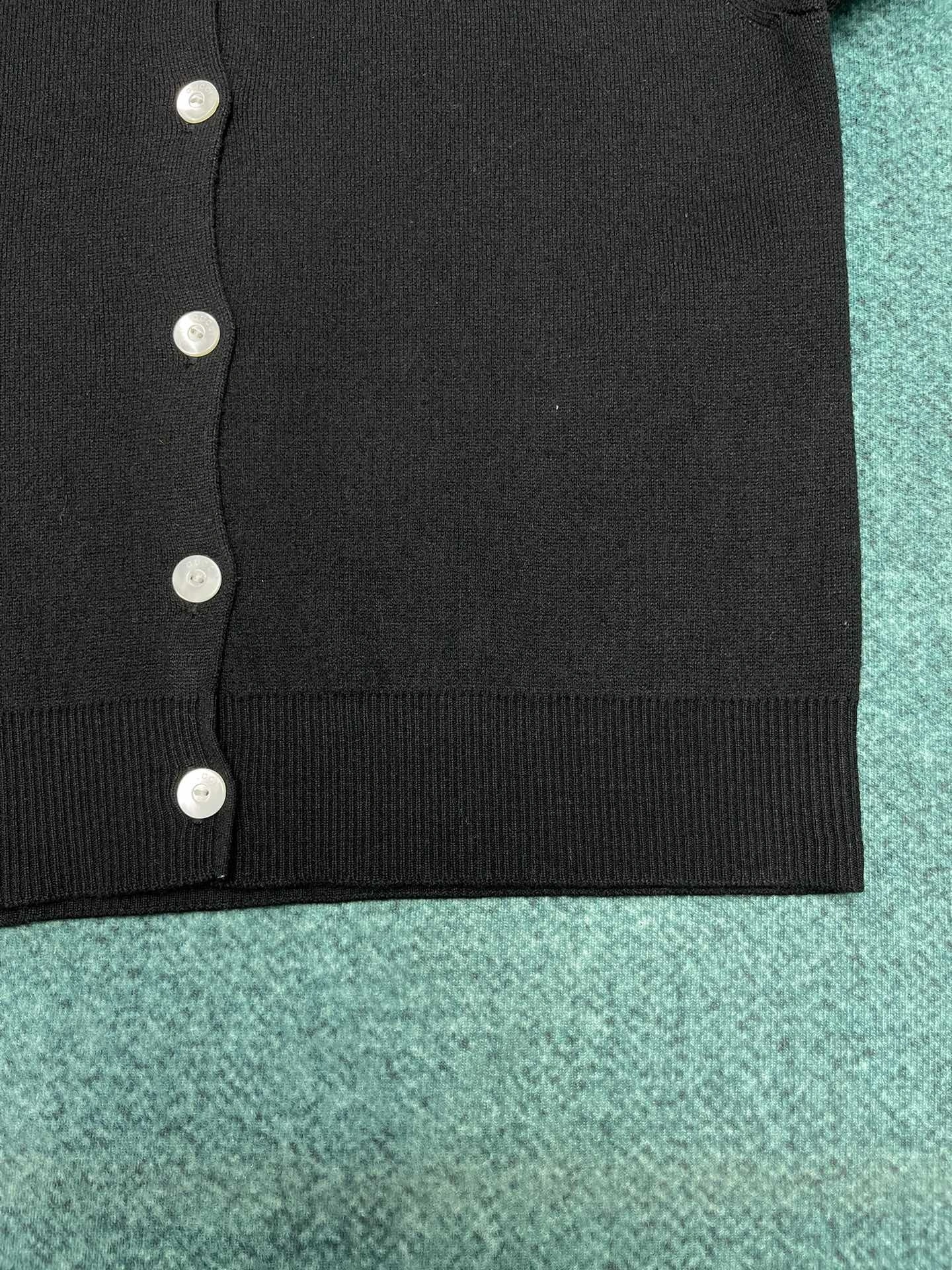 Victoria-- 6u33i wool item:E-F443C1129