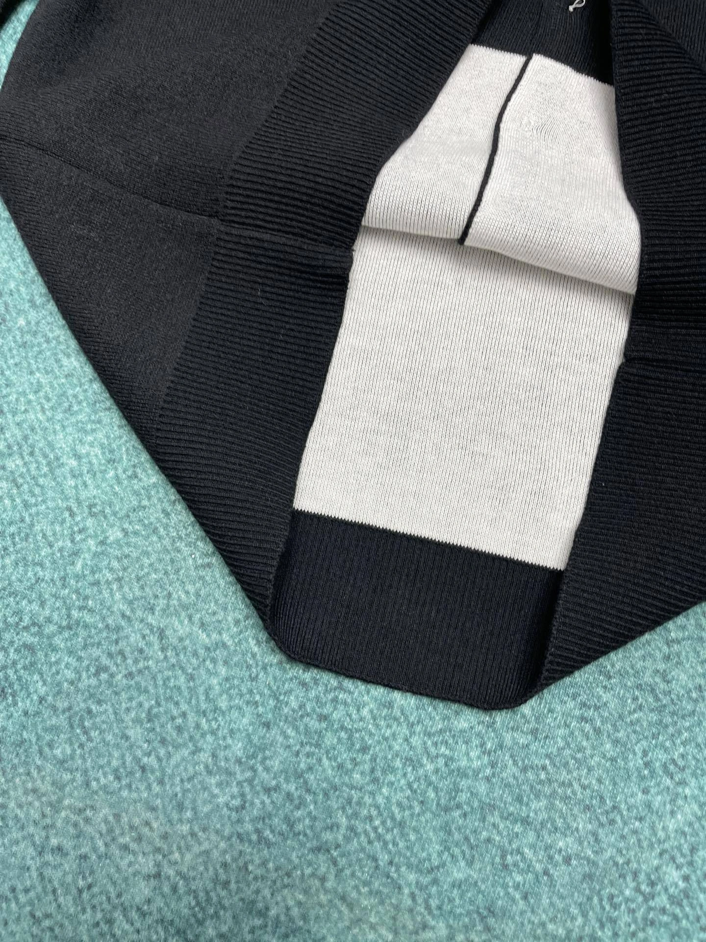 Victoria-- 6u33i wool item:E-F443C1129