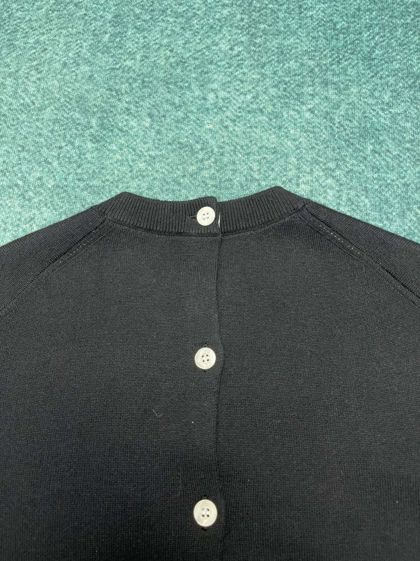 Victoria-- 6u33i wool item:E-F443C1144