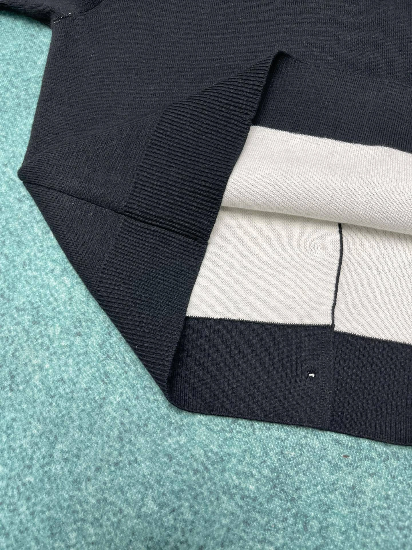 Victoria-- 6u33i wool item:E-F443C1144