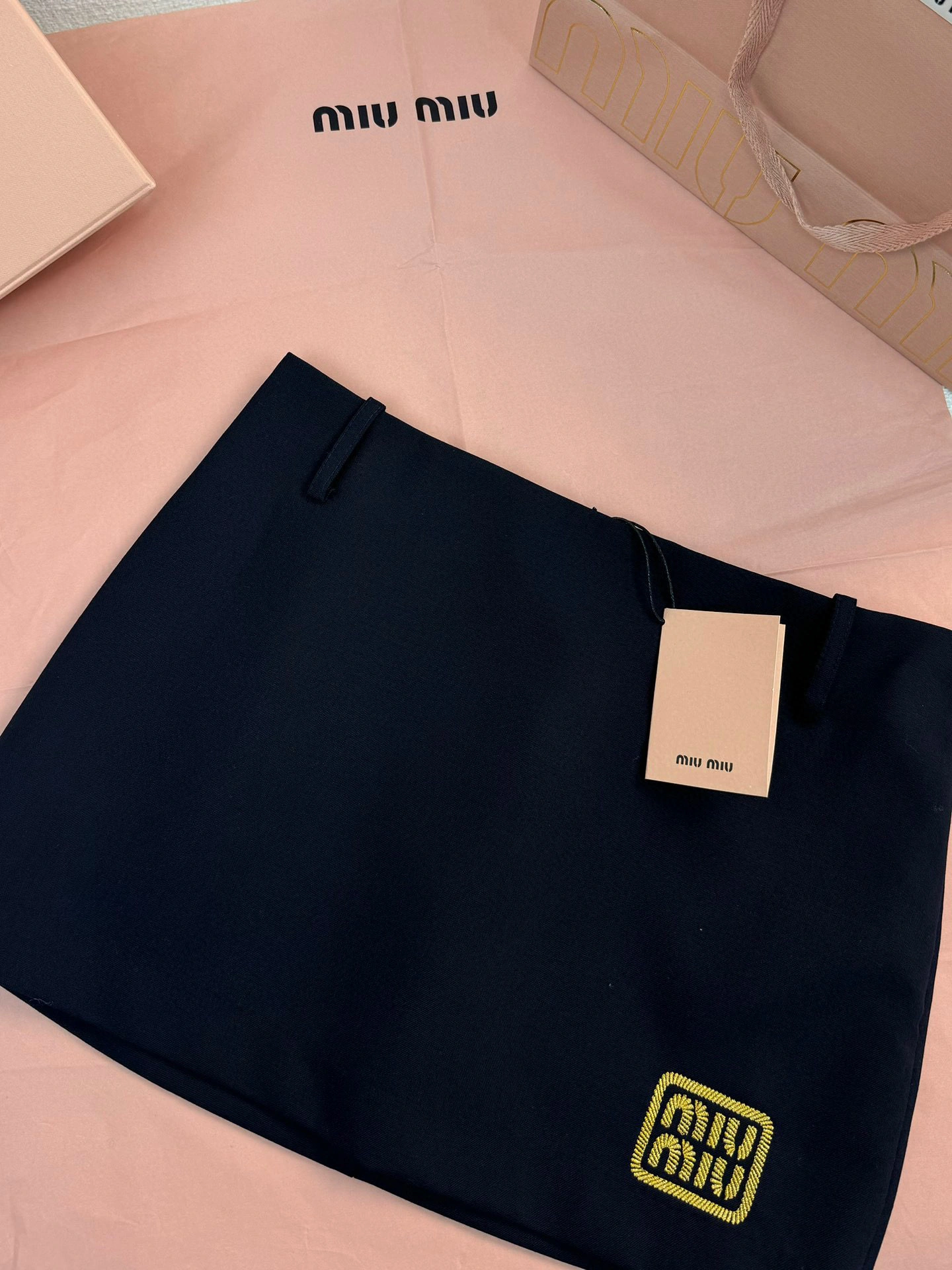 &Victoria---7IU7IU logo embroidery item: D-F240D1829
