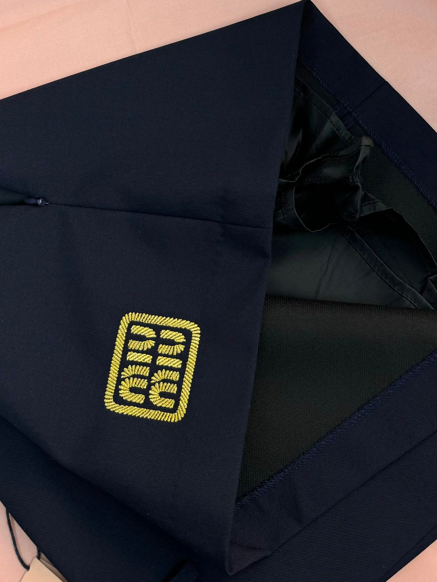 &Victoria---7IU7IU logo embroidery item: D-F240D1829