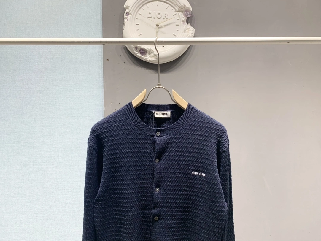 Victoria-- 7iu7iu 2025FW wool 2colour item:E-F509L1812-2H