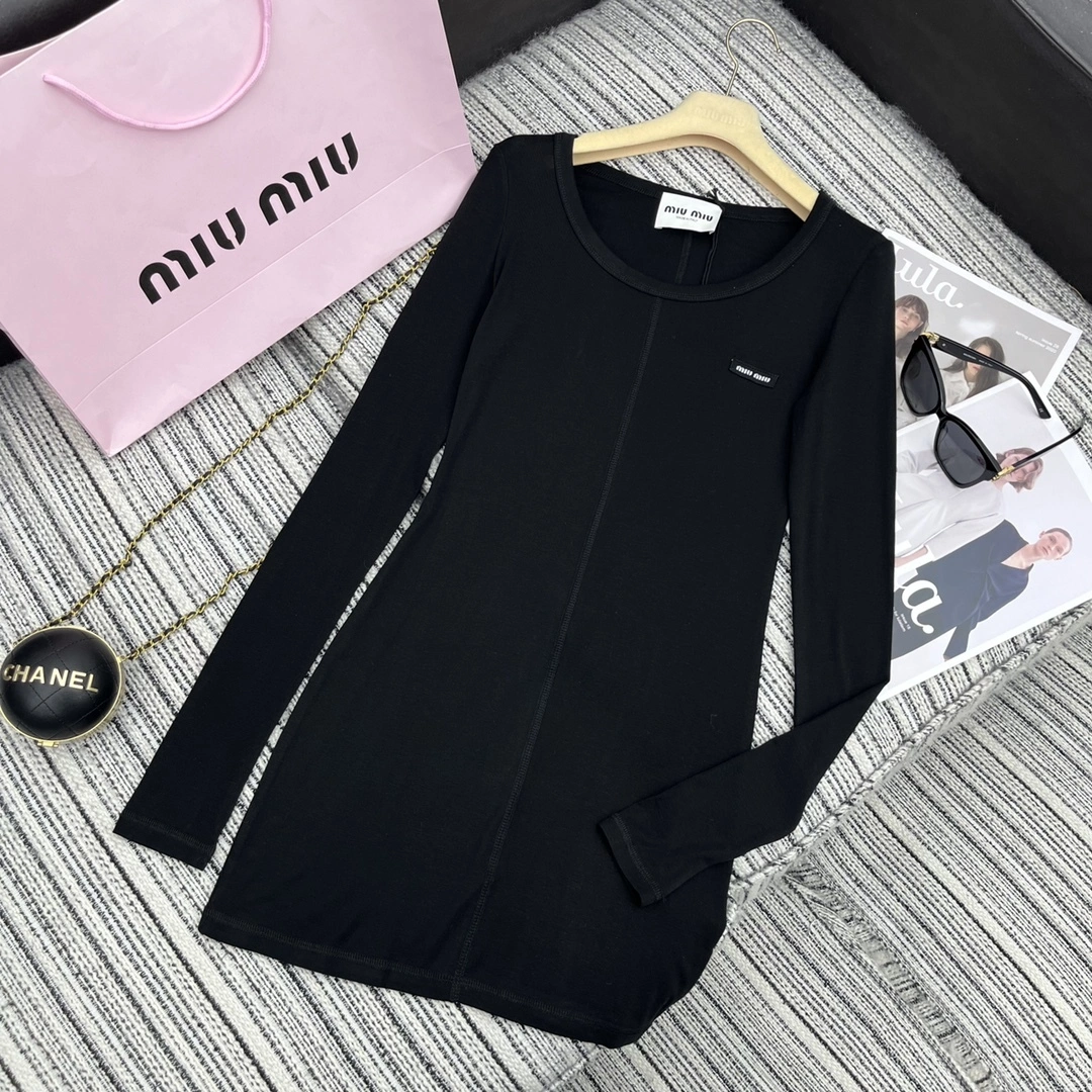 Victoria-- 7iu7iu 2colour item:D-F240H2507-2