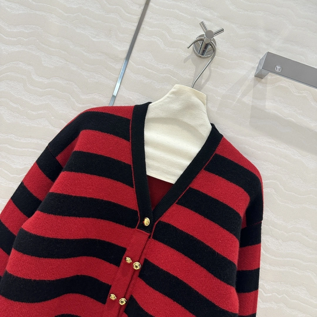 Victoria-- 7iu7iu cashmere item:D-F240K0401