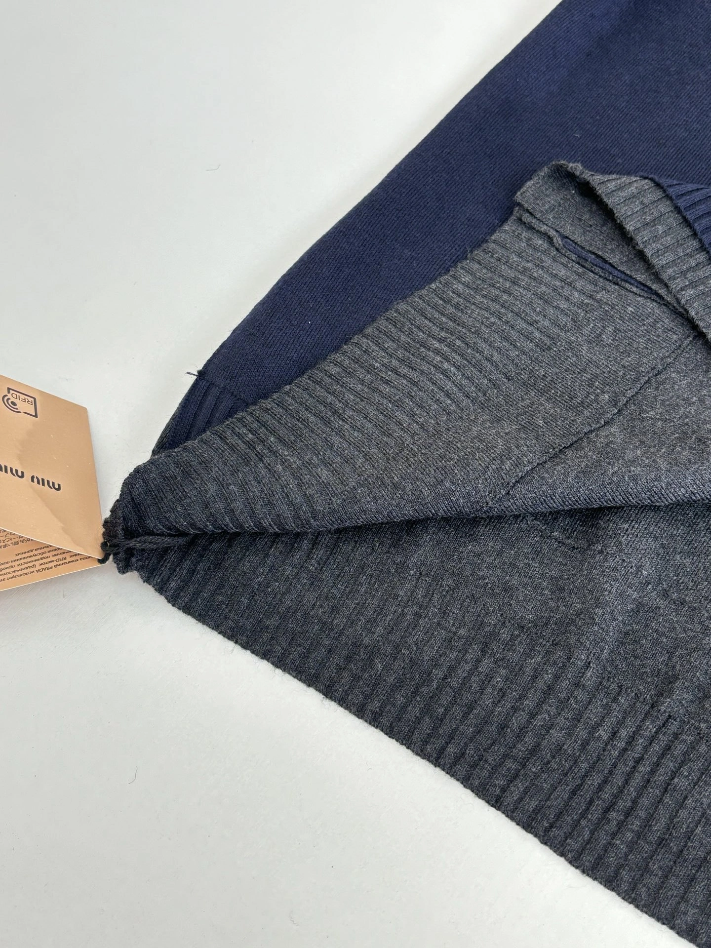Victoria-- 7iu7iu cashmere oversize 2colour item:E-F363I2314-2H