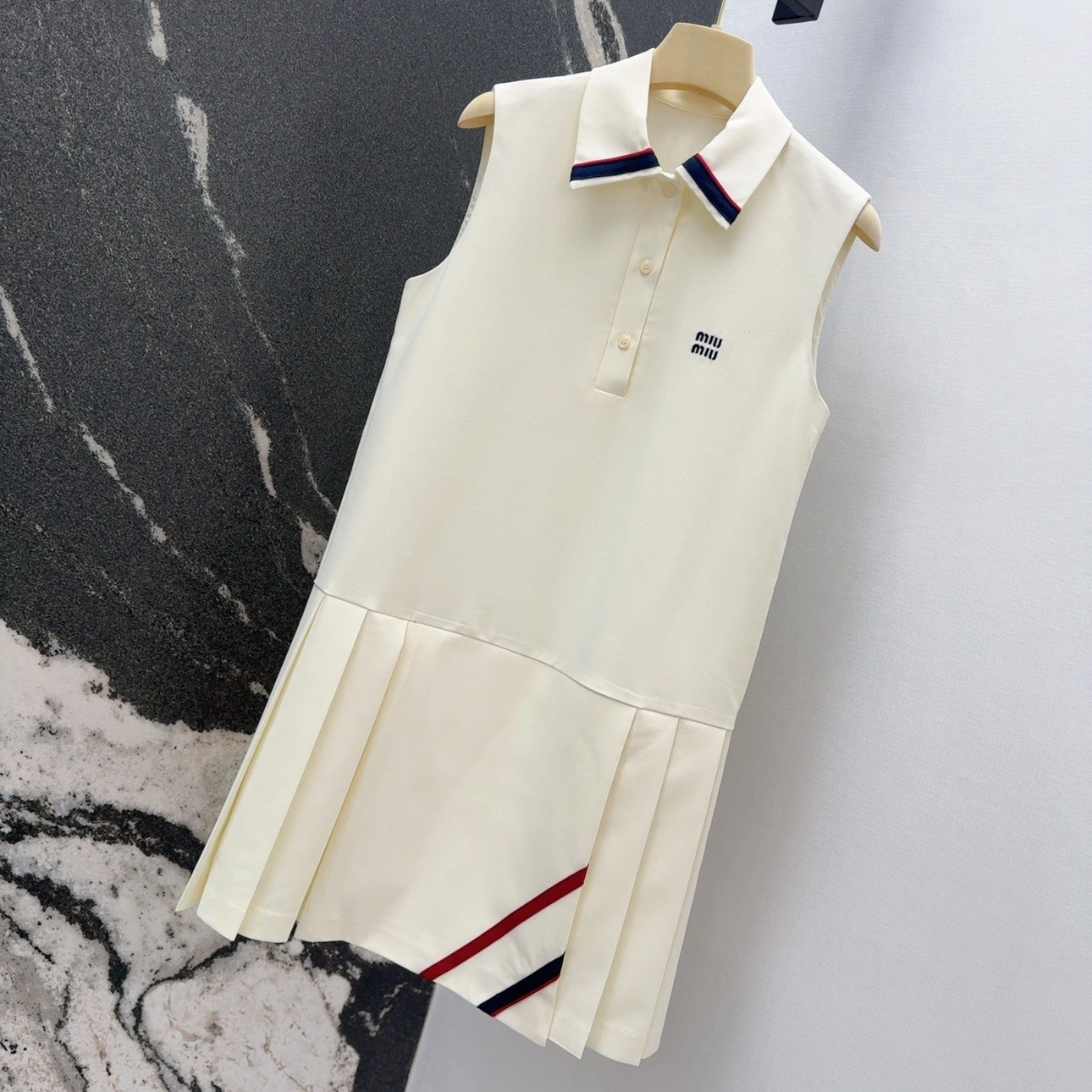 Victoria-- 7iu7iu embroidery logo item:E-F240B0602